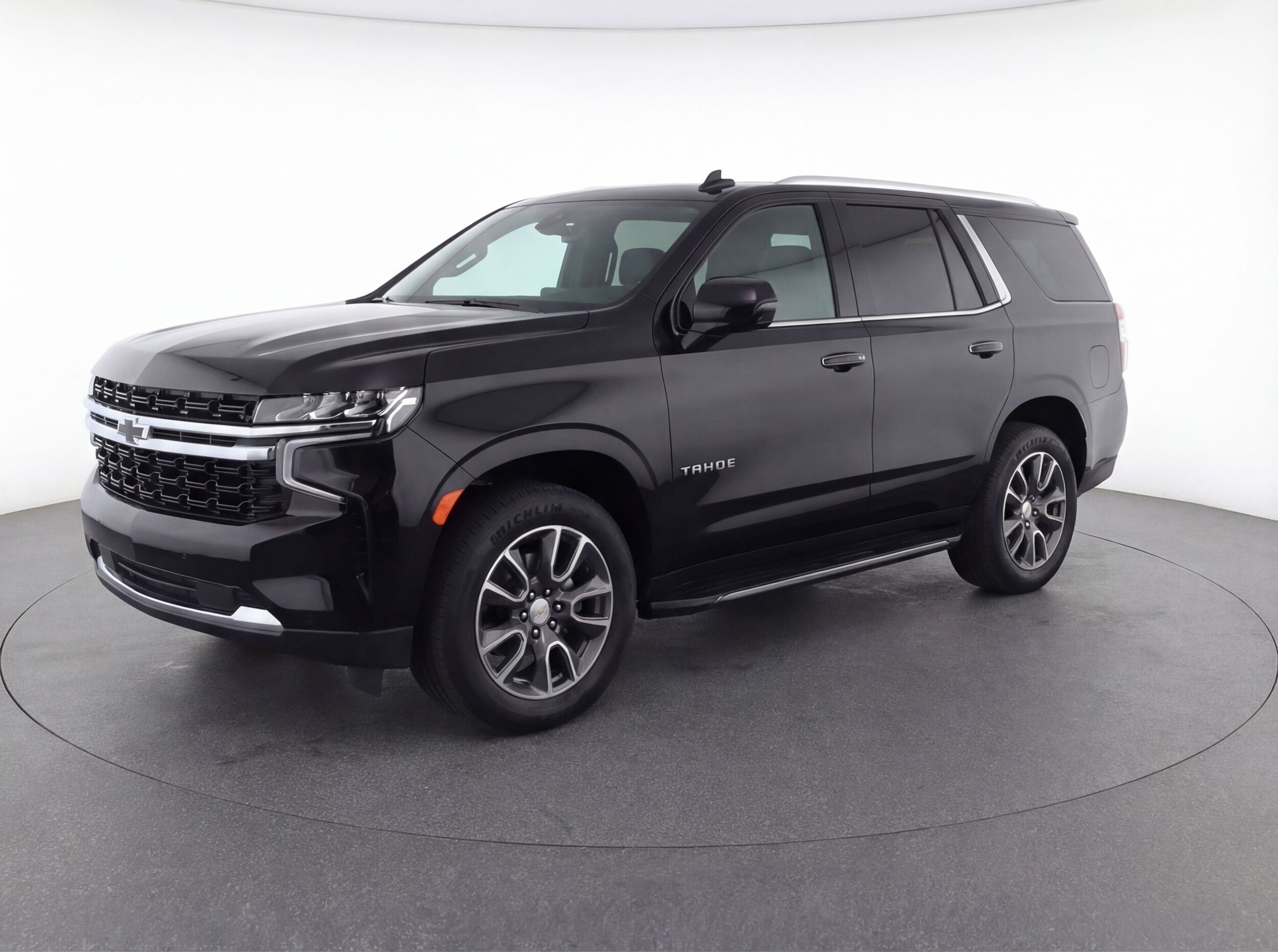 Thumbnail: 2023 Chevrolet Tahoe - 3