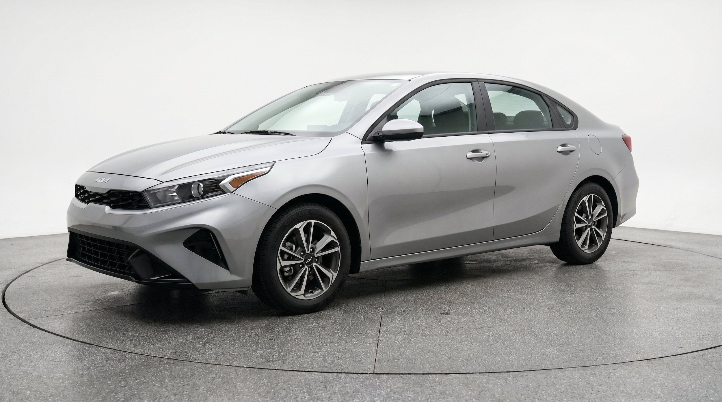 Thumbnail: 2024 Kia Forte - 3
