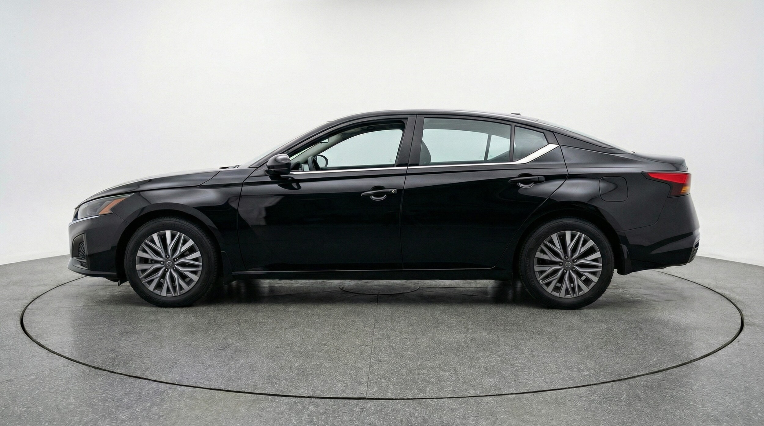 Thumbnail: 2025 Nissan Altima - 4