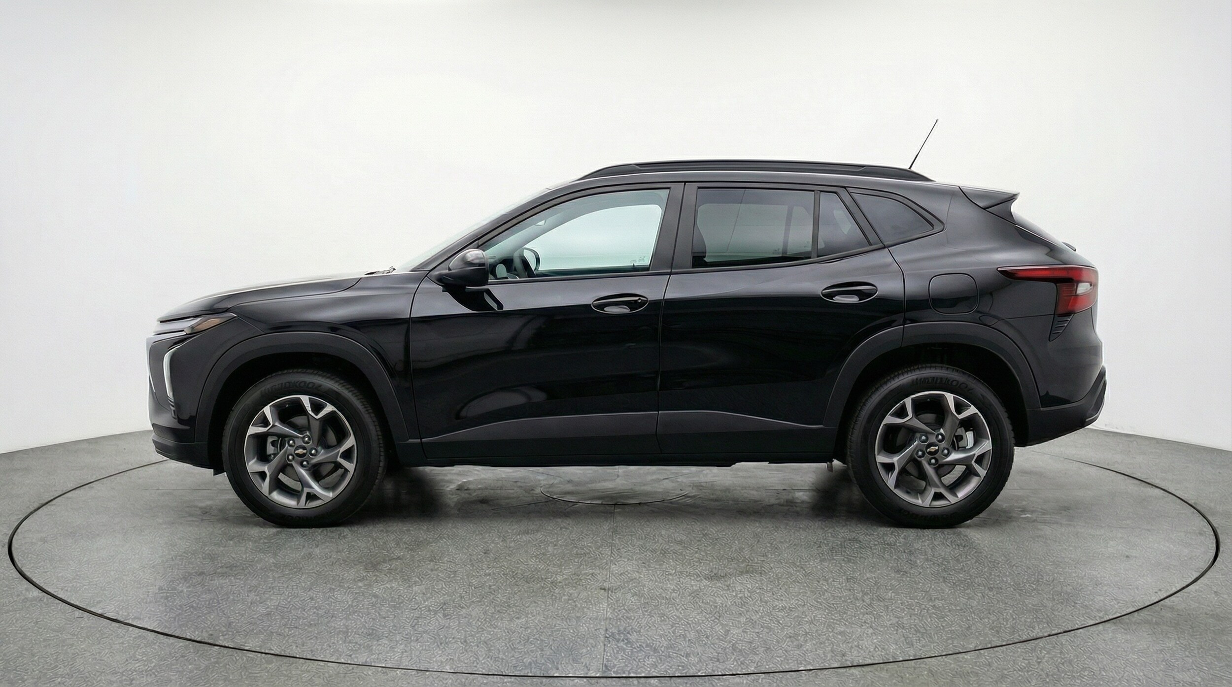 Thumbnail: 2025 Chevrolet Trax - 4