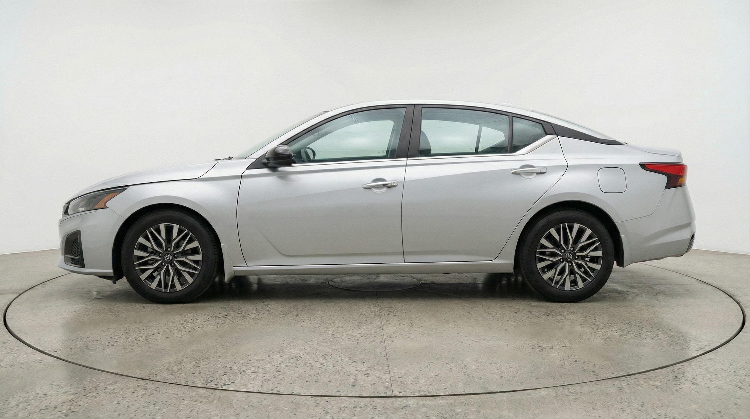 Thumbnail: 2025 Nissan Altima - 4