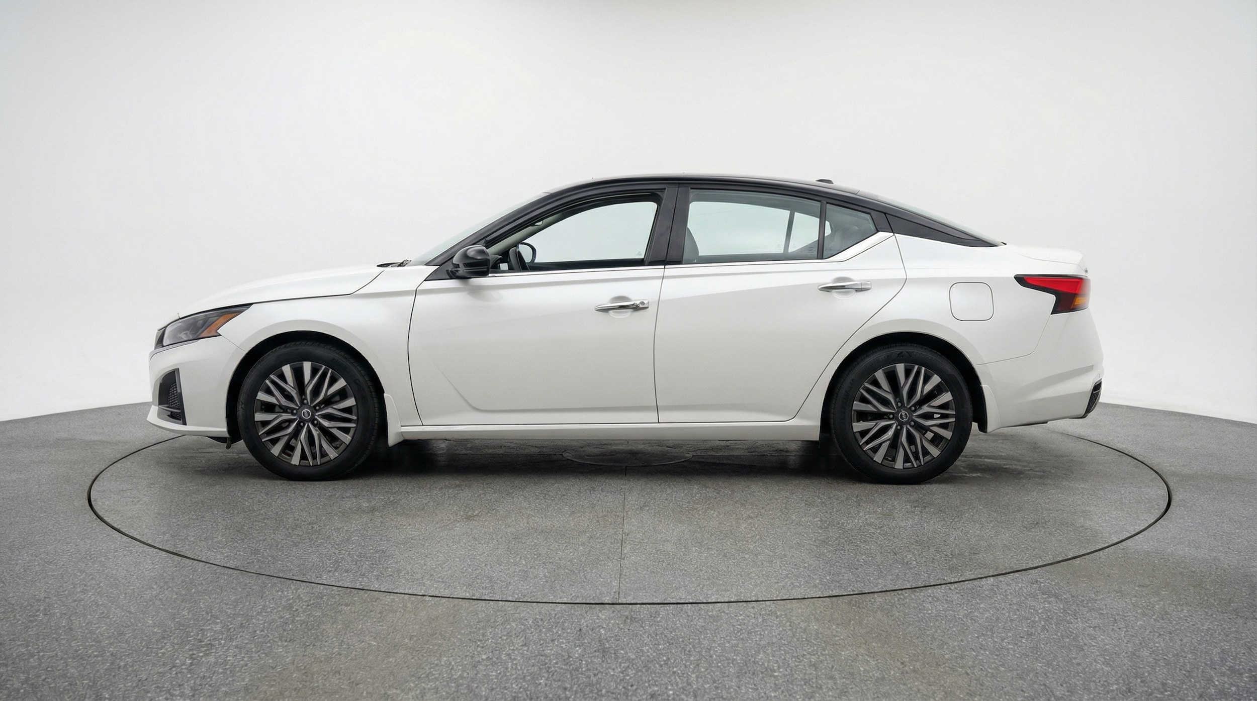 Thumbnail: 2025 Nissan Altima - 4