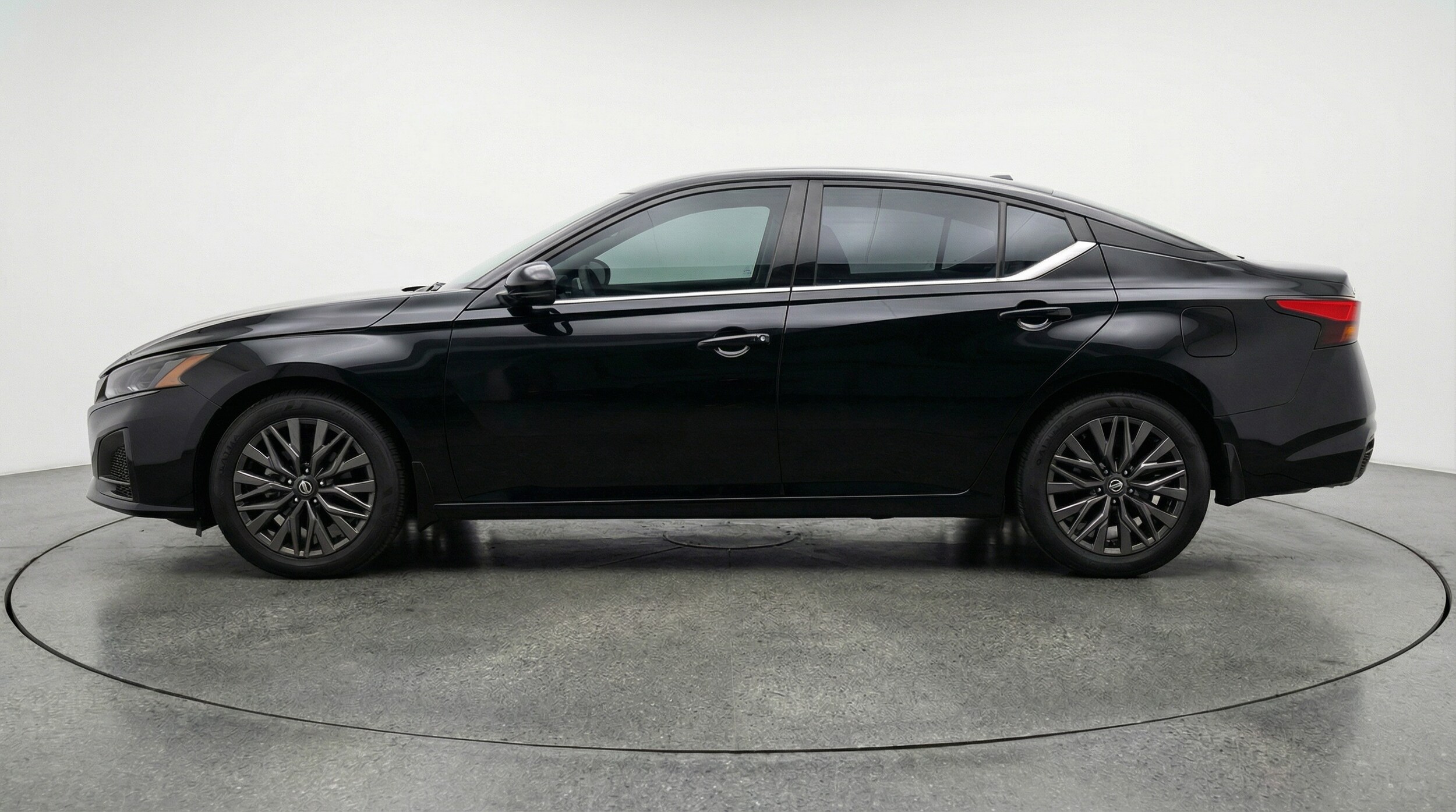 Thumbnail: 2025 Nissan Altima - 4