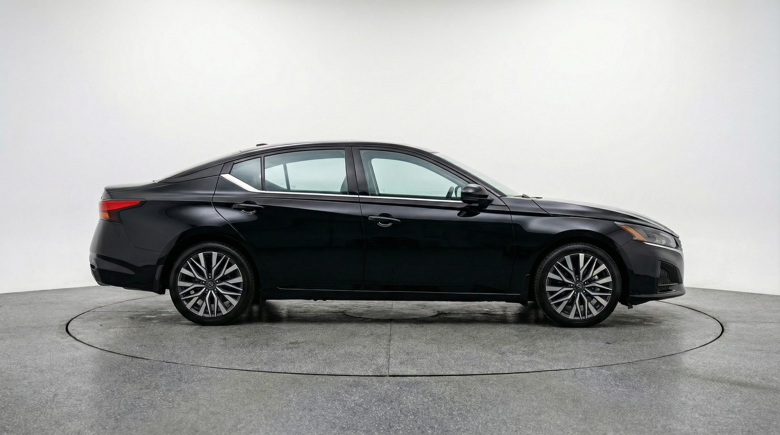 Thumbnail: 2025 Nissan Altima - 8
