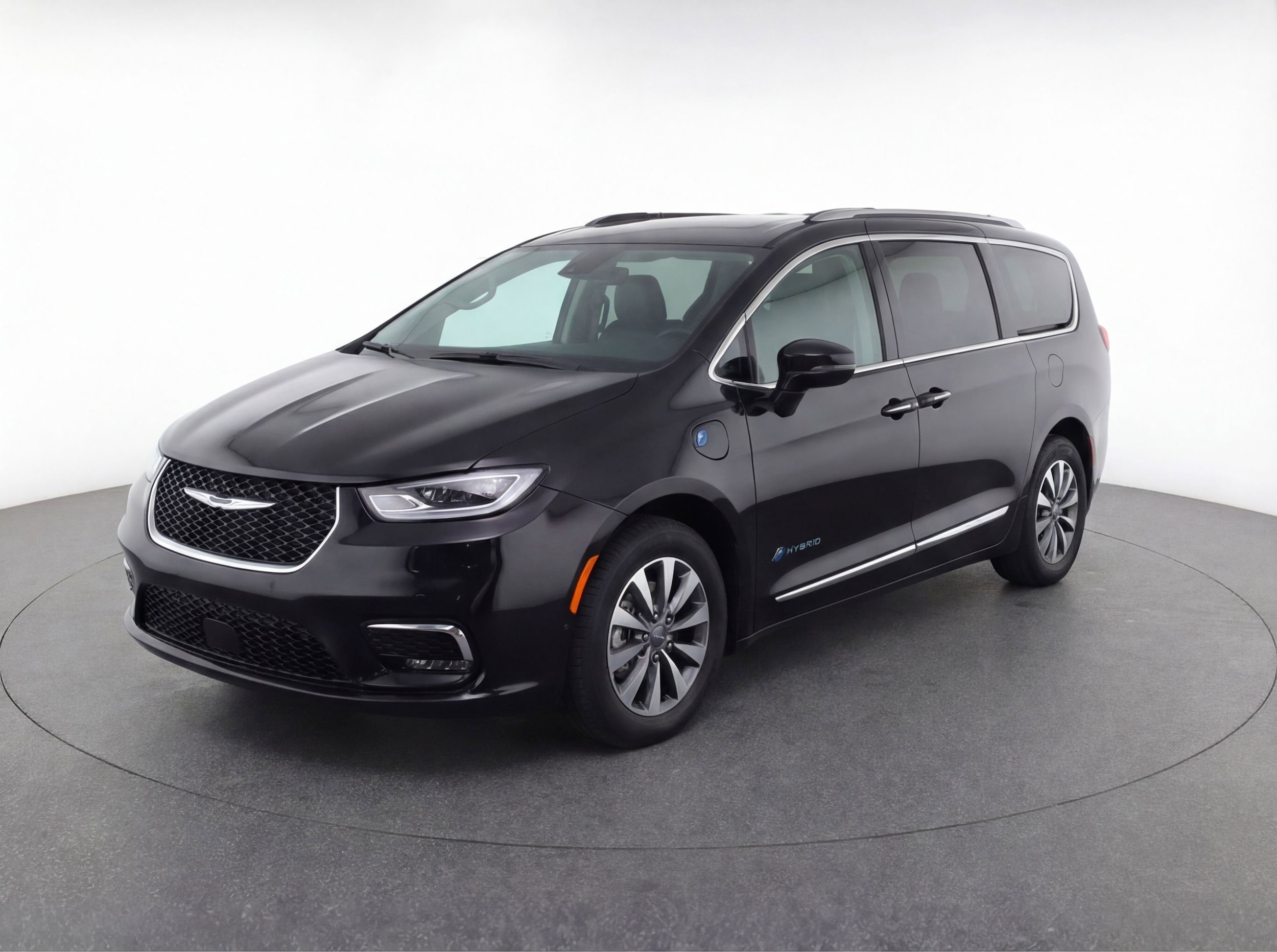 Thumbnail: 2023 Chrysler Pacifica - 3