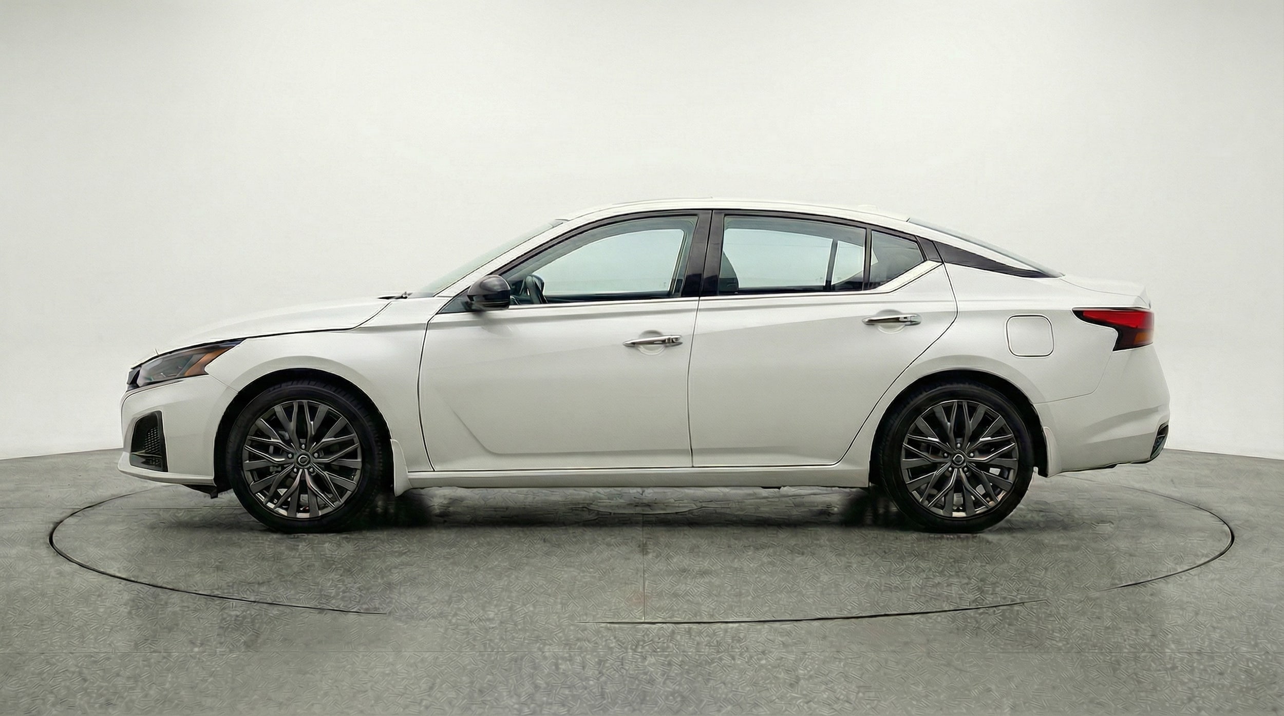 Thumbnail: 2025 Nissan Altima - 4