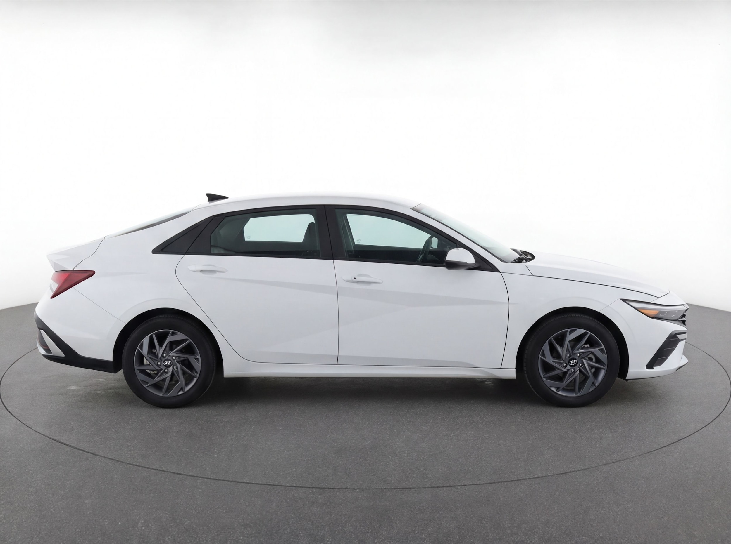 Thumbnail: 2024 Hyundai Elantra - 8