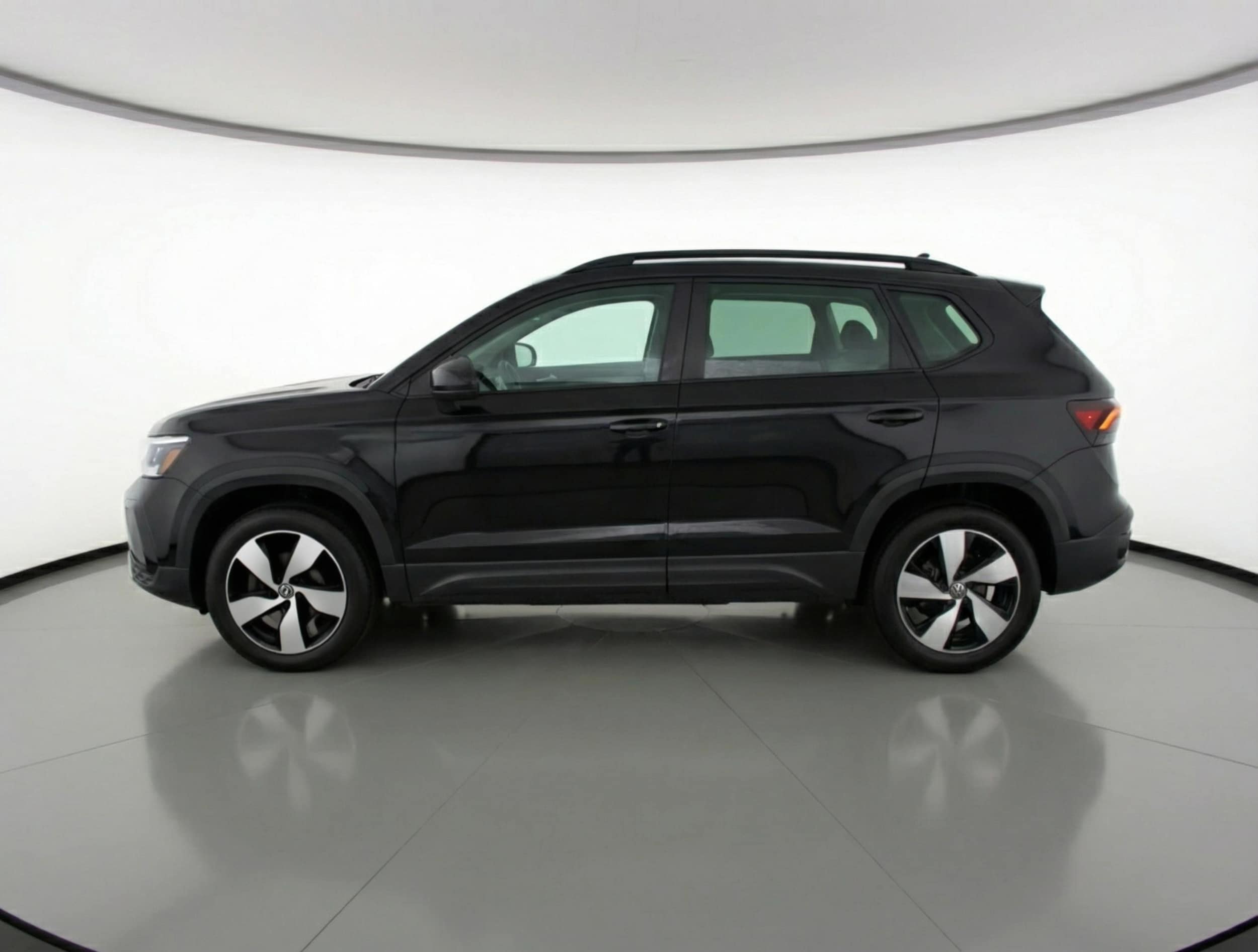 Thumbnail: 2025 Volkswagen Taos - 4