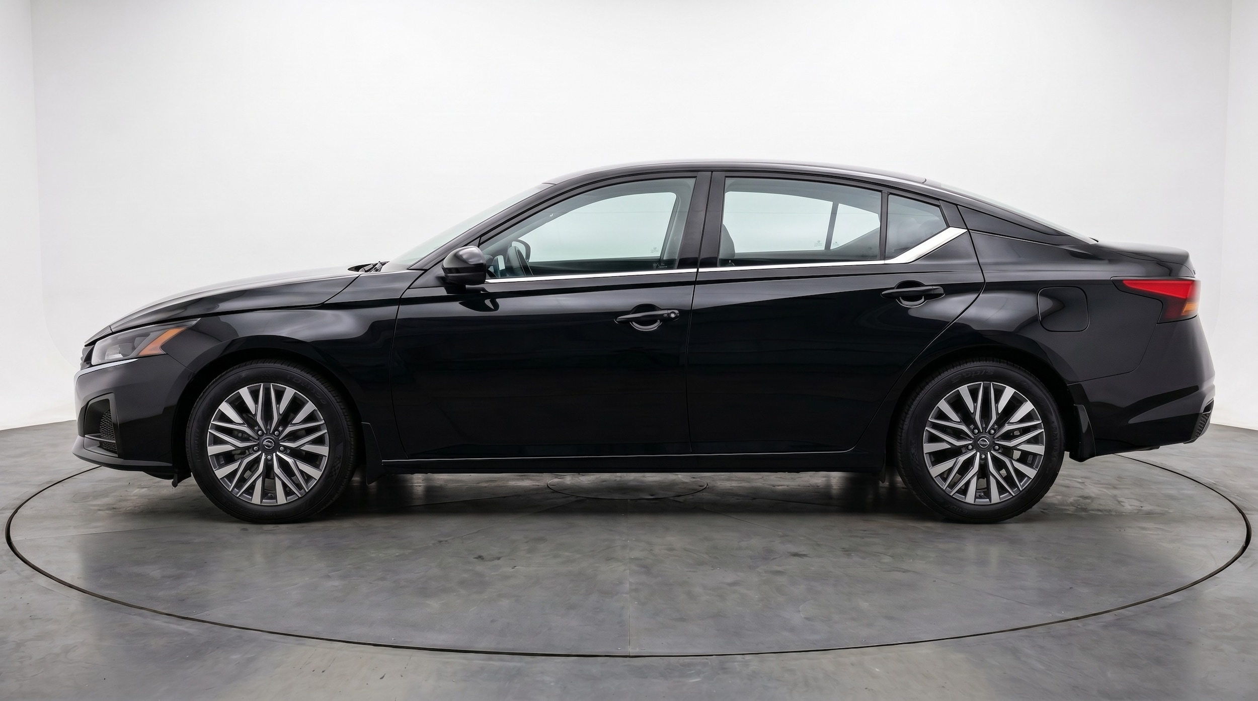 Thumbnail: 2025 Nissan Altima - 4