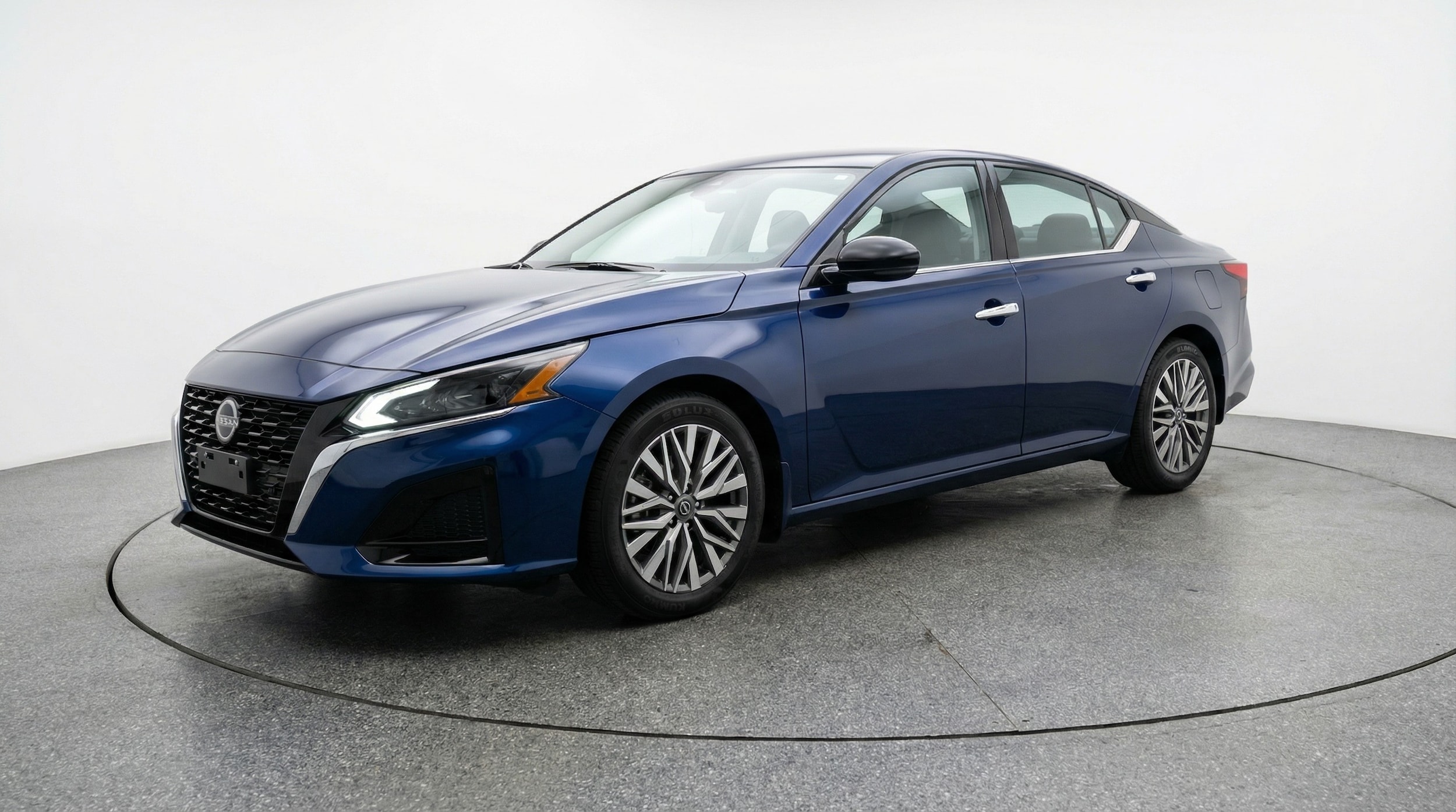 Thumbnail: 2025 Nissan Altima - 3