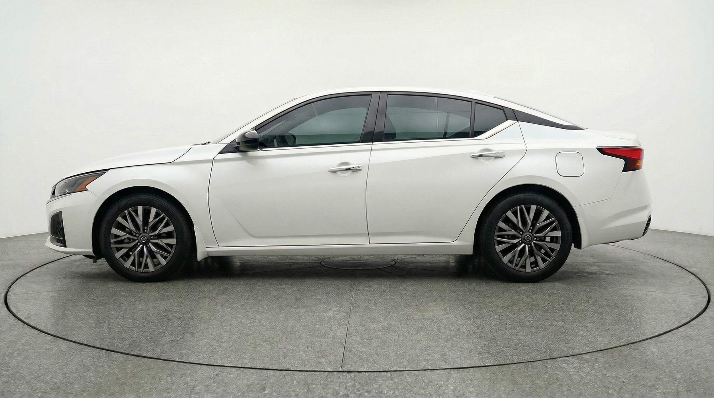 Thumbnail: 2025 Nissan Altima - 4