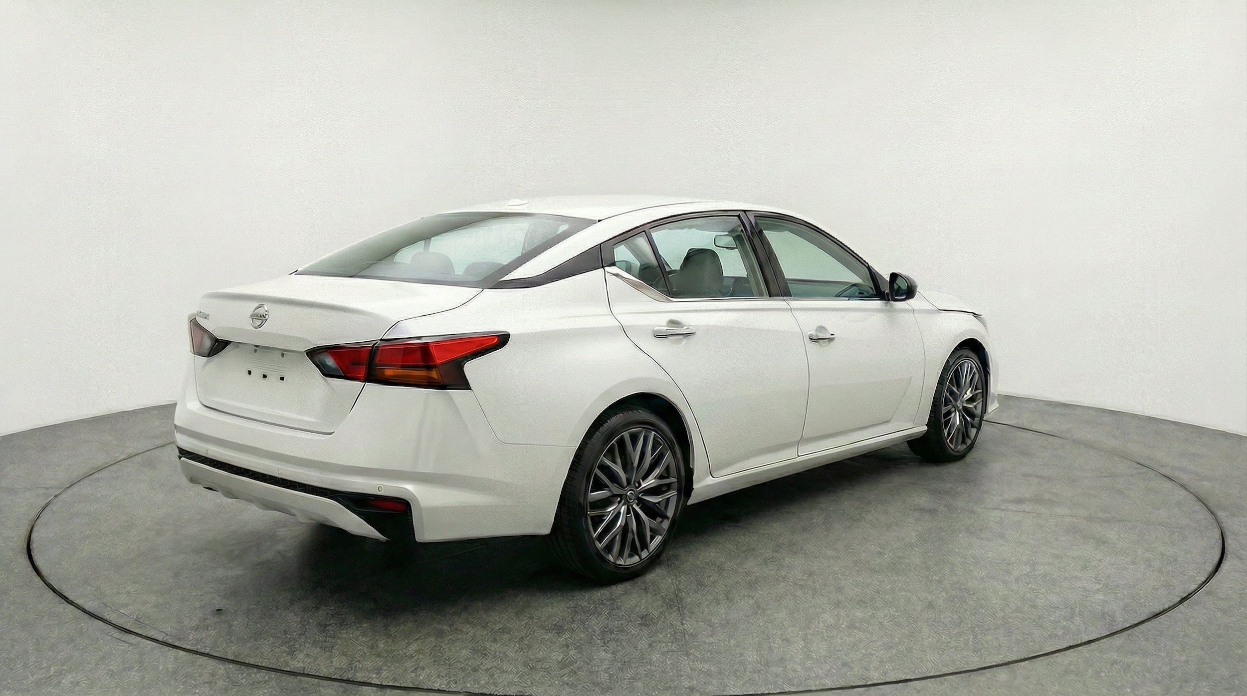 Thumbnail: 2025 Nissan Altima - 9
