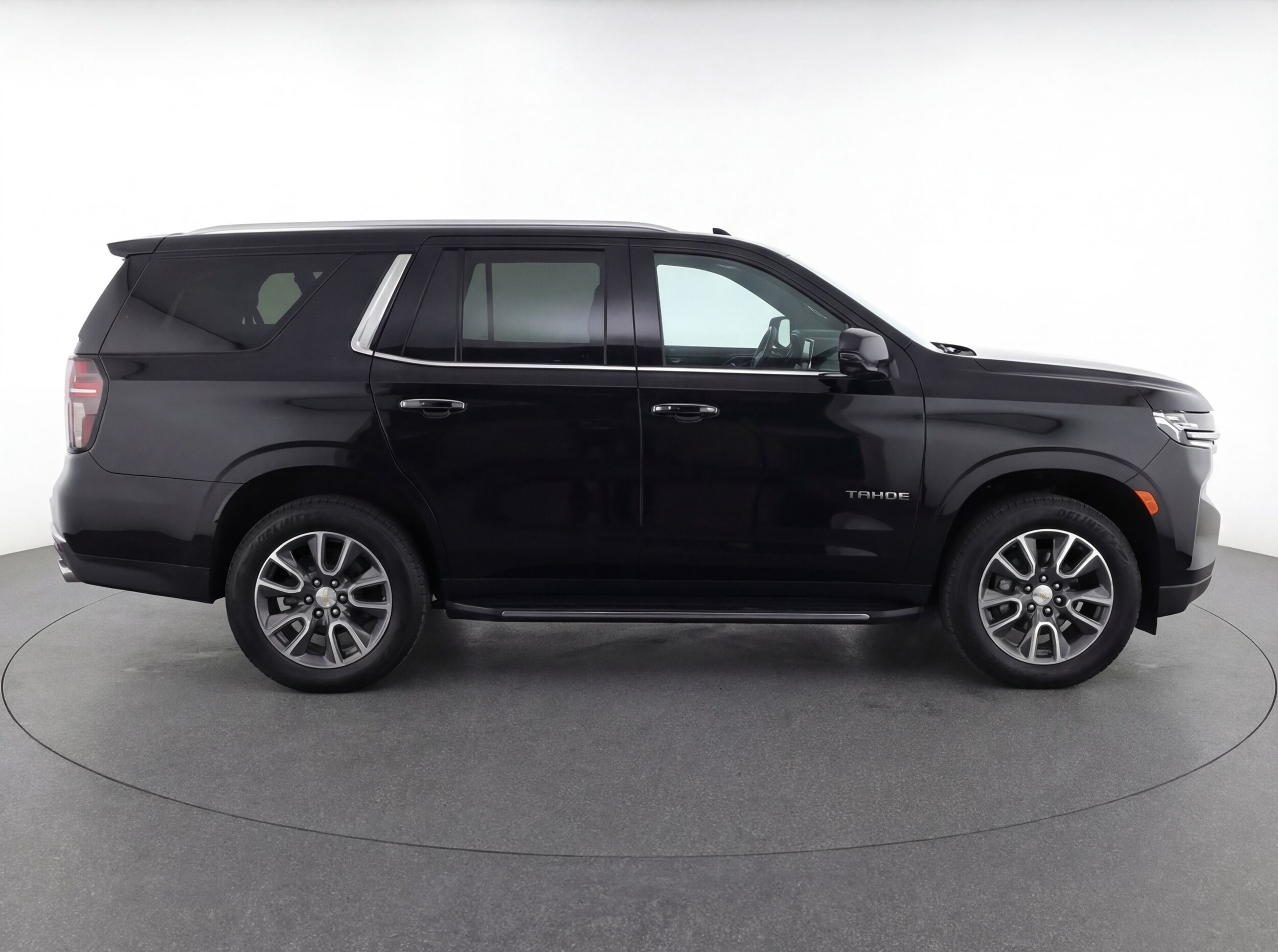 Thumbnail: 2023 Chevrolet Tahoe - 8