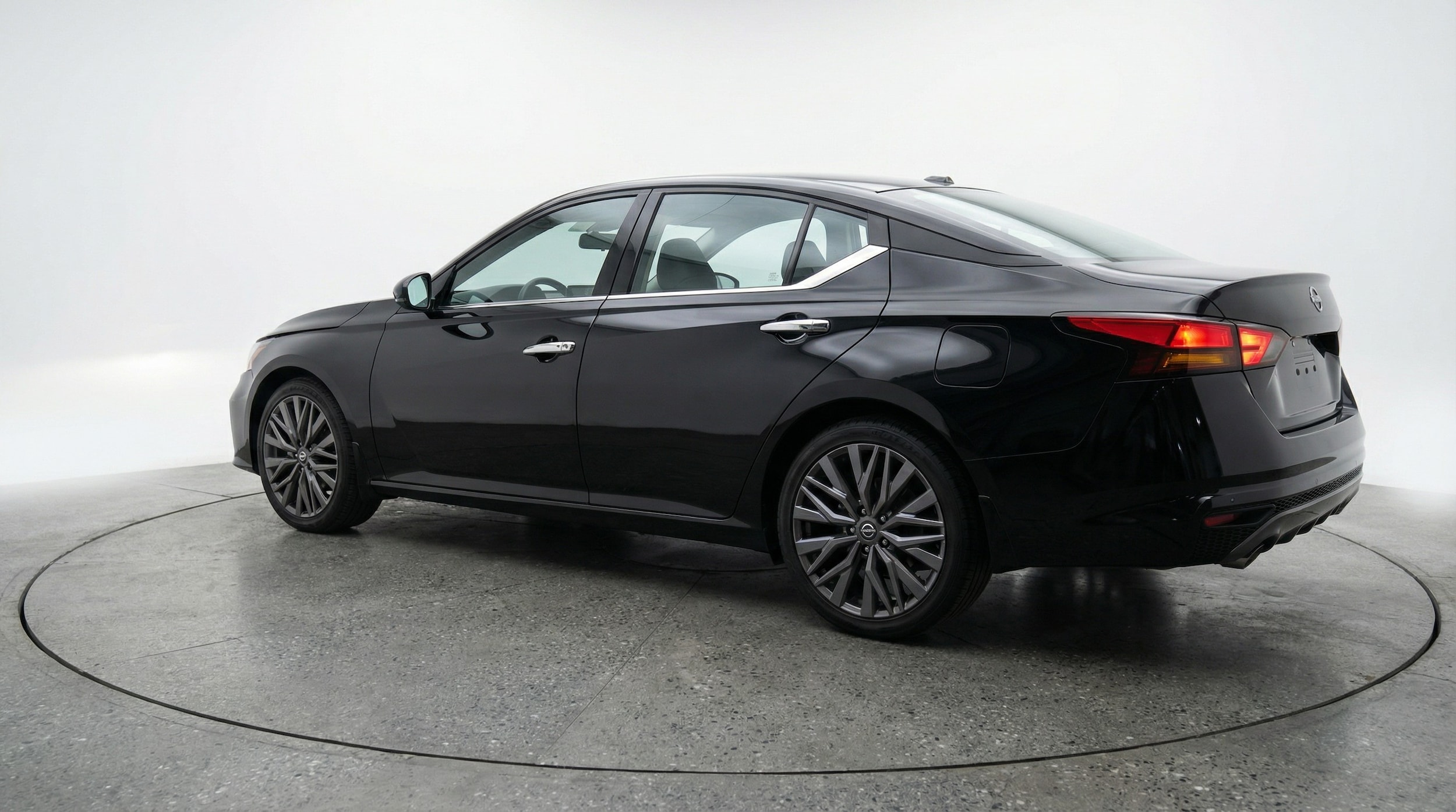 Thumbnail: 2025 Nissan Altima - 5