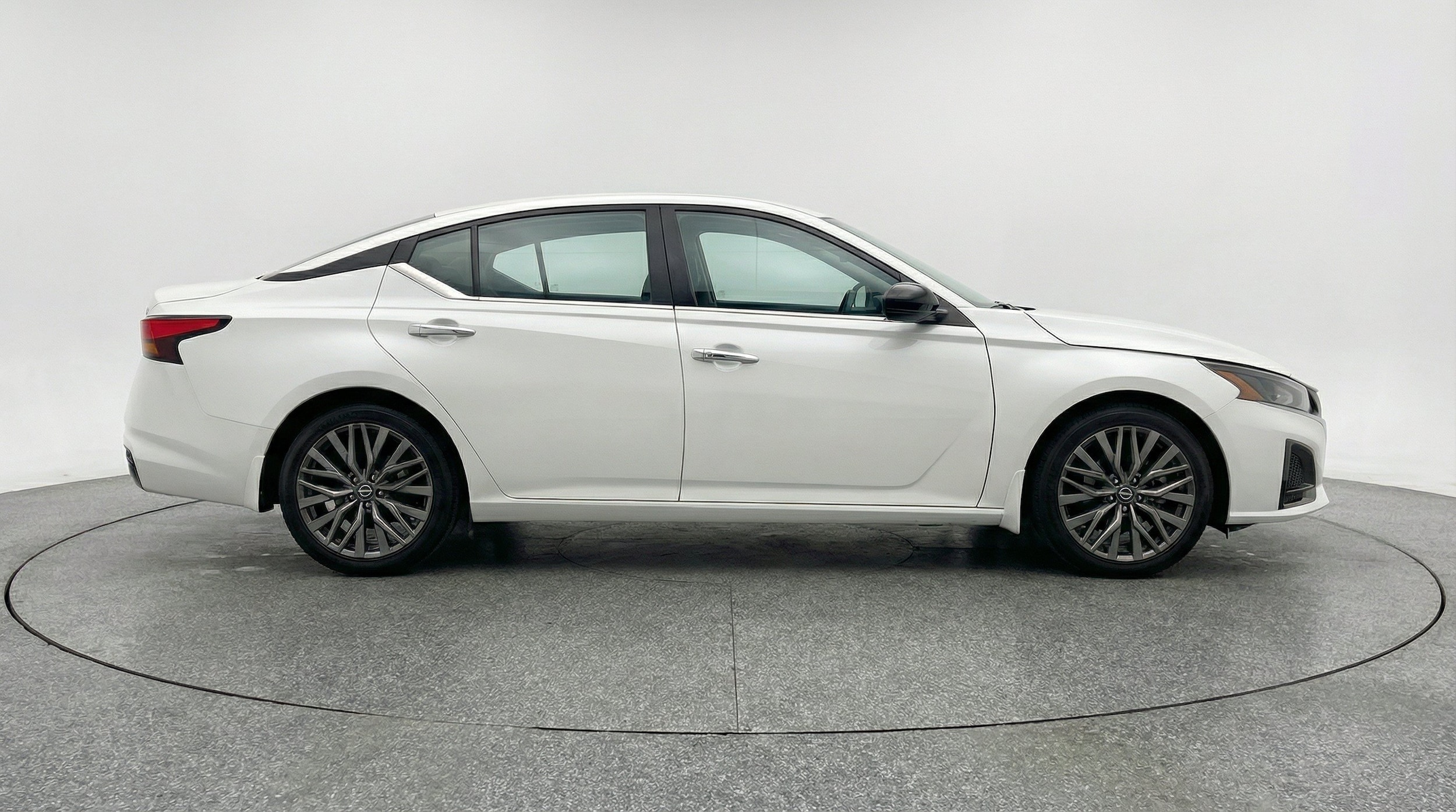 Thumbnail: 2025 Nissan Altima - 10