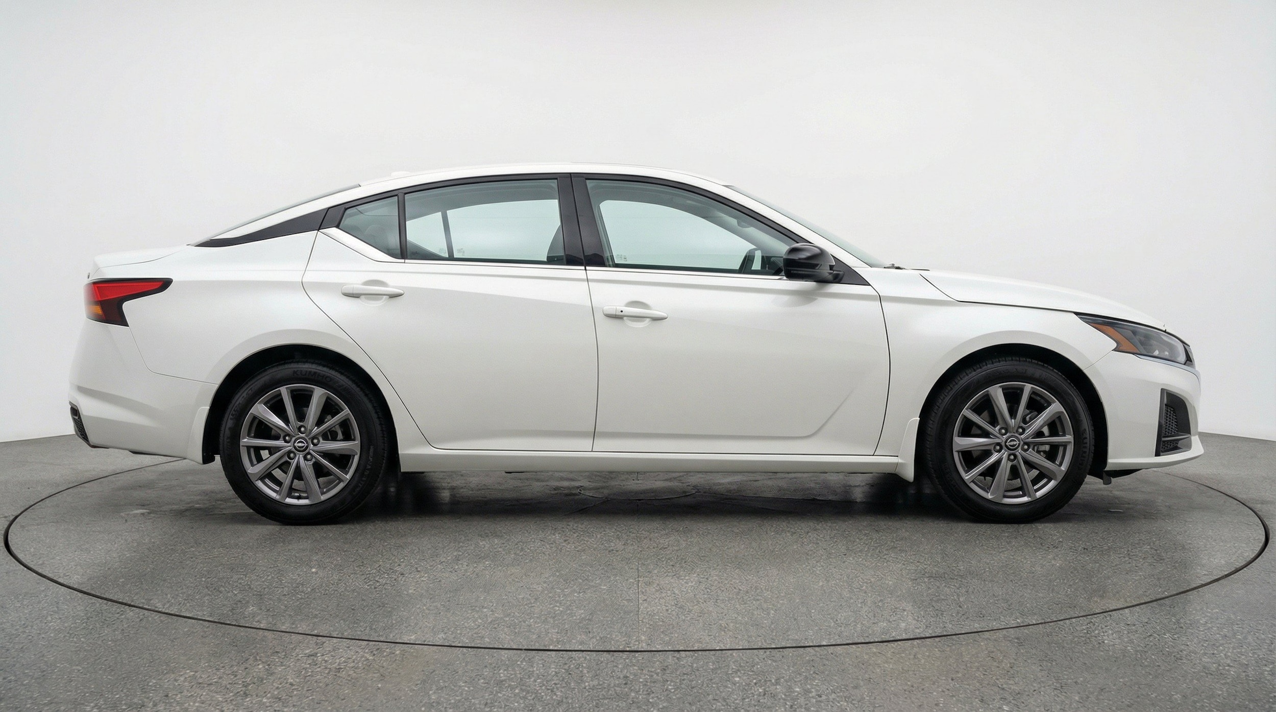 Thumbnail: 2025 Nissan Altima - 10
