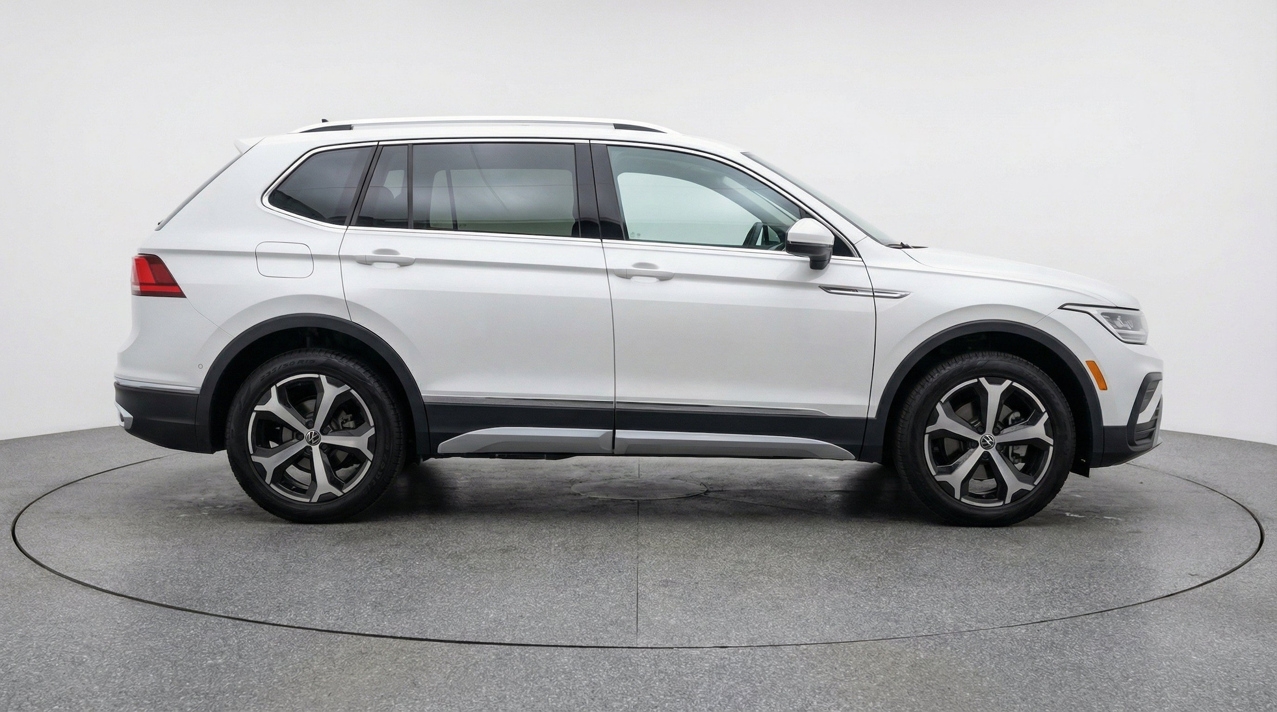 Thumbnail: 2026 Volkswagen Tiguan - 11