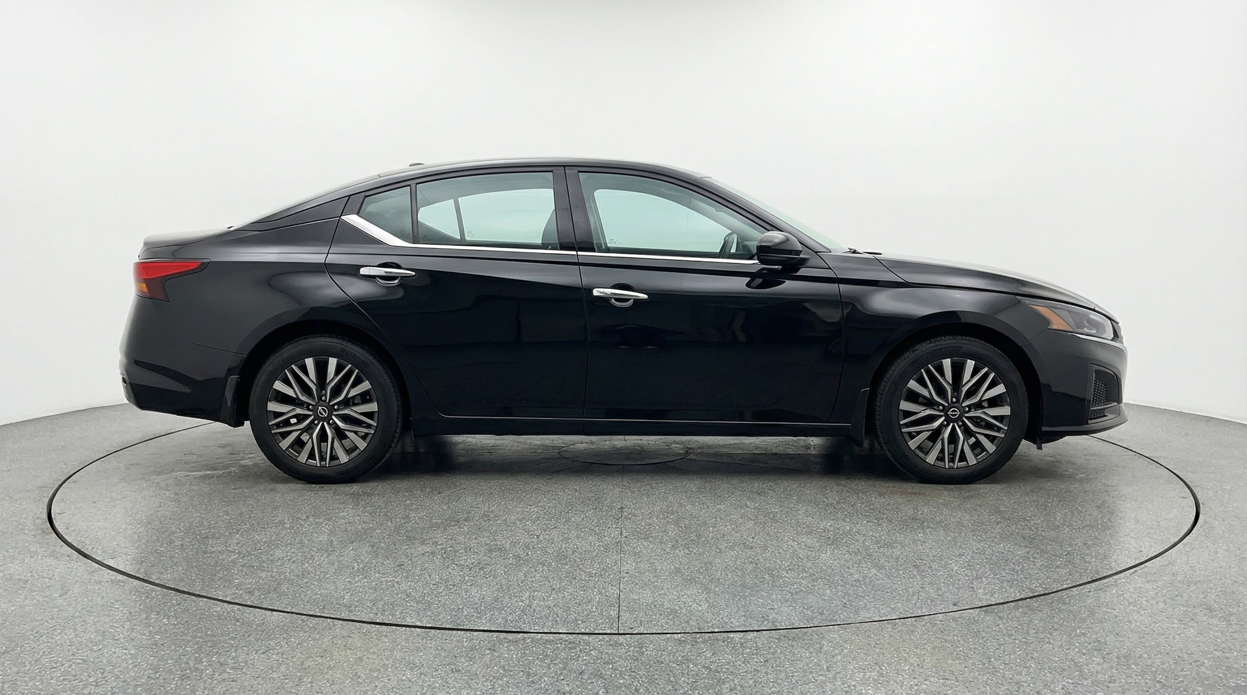 Thumbnail: 2025 Nissan Altima - 8