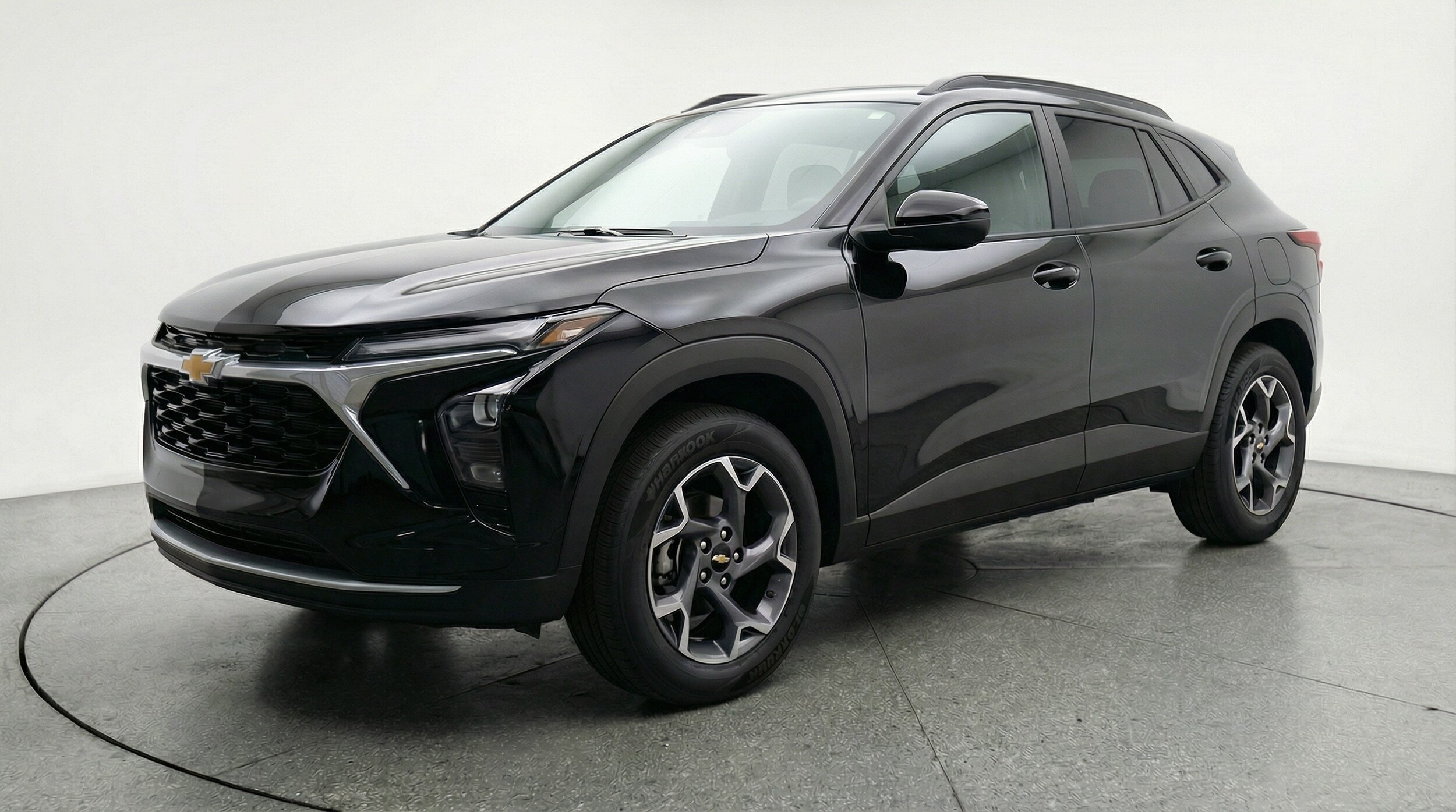 Thumbnail: 2025 Chevrolet Trax - 3