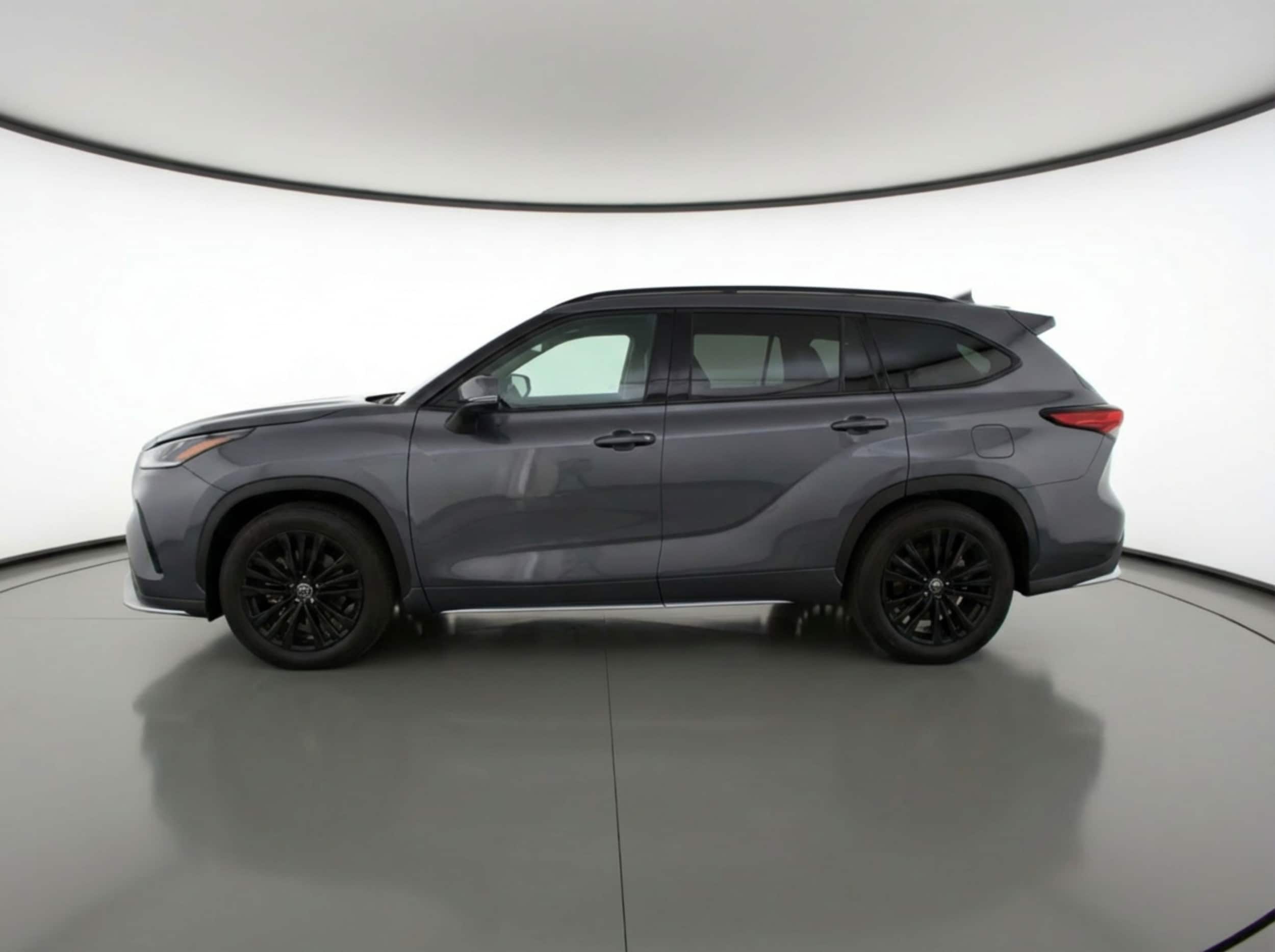 Thumbnail: 2025 Toyota Highlander - 4