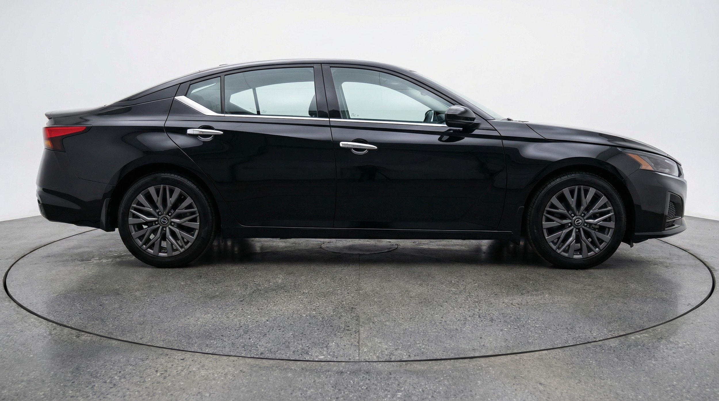 Thumbnail: 2025 Nissan Altima - 8