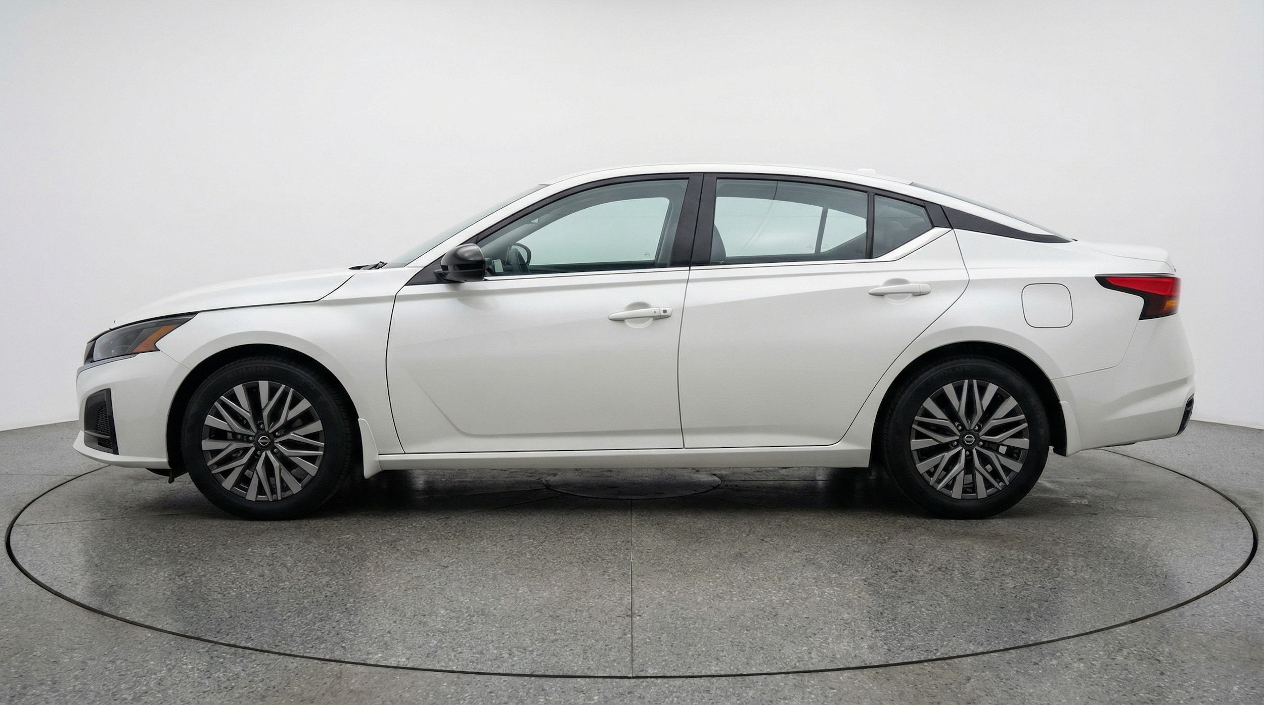 Thumbnail: 2025 Nissan Altima - 4