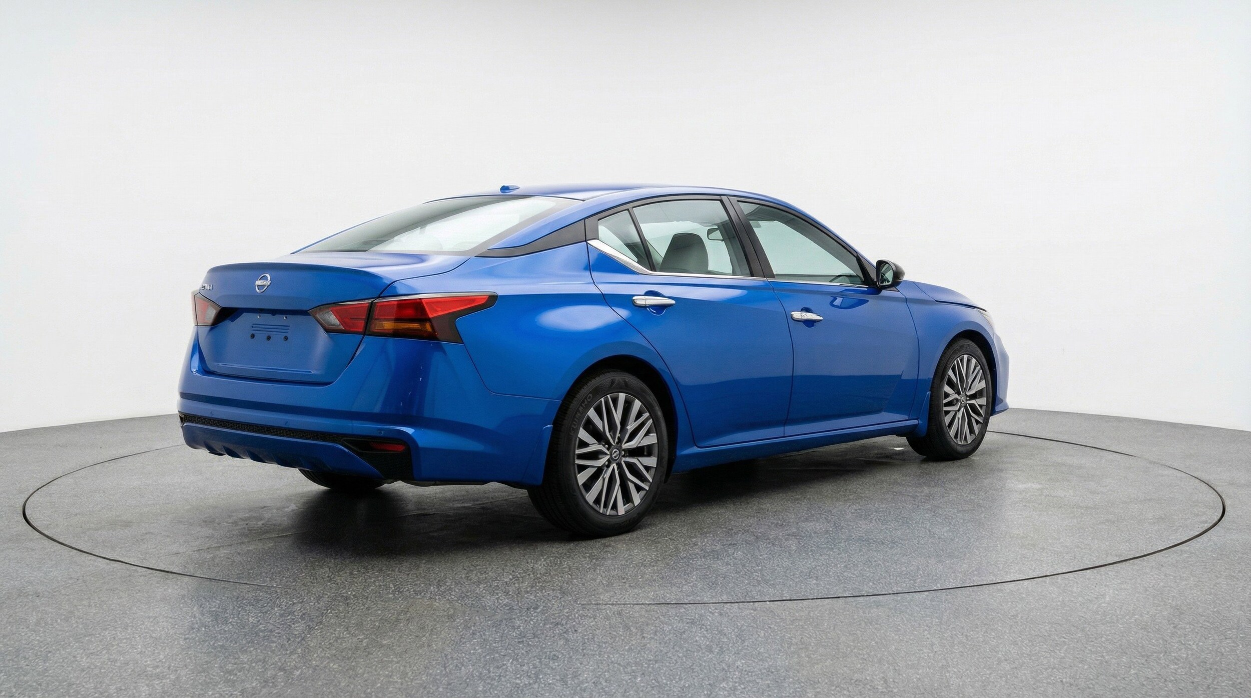 Thumbnail: 2025 Nissan Altima - 9