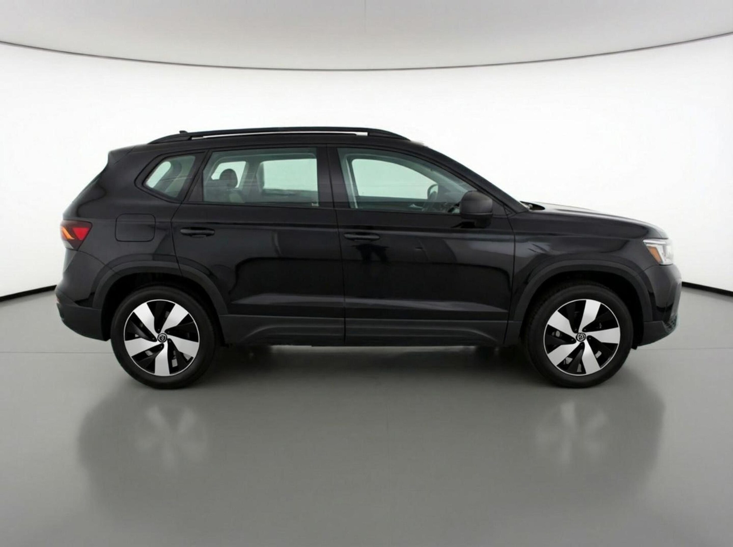 Thumbnail: 2025 Volkswagen Taos - 8