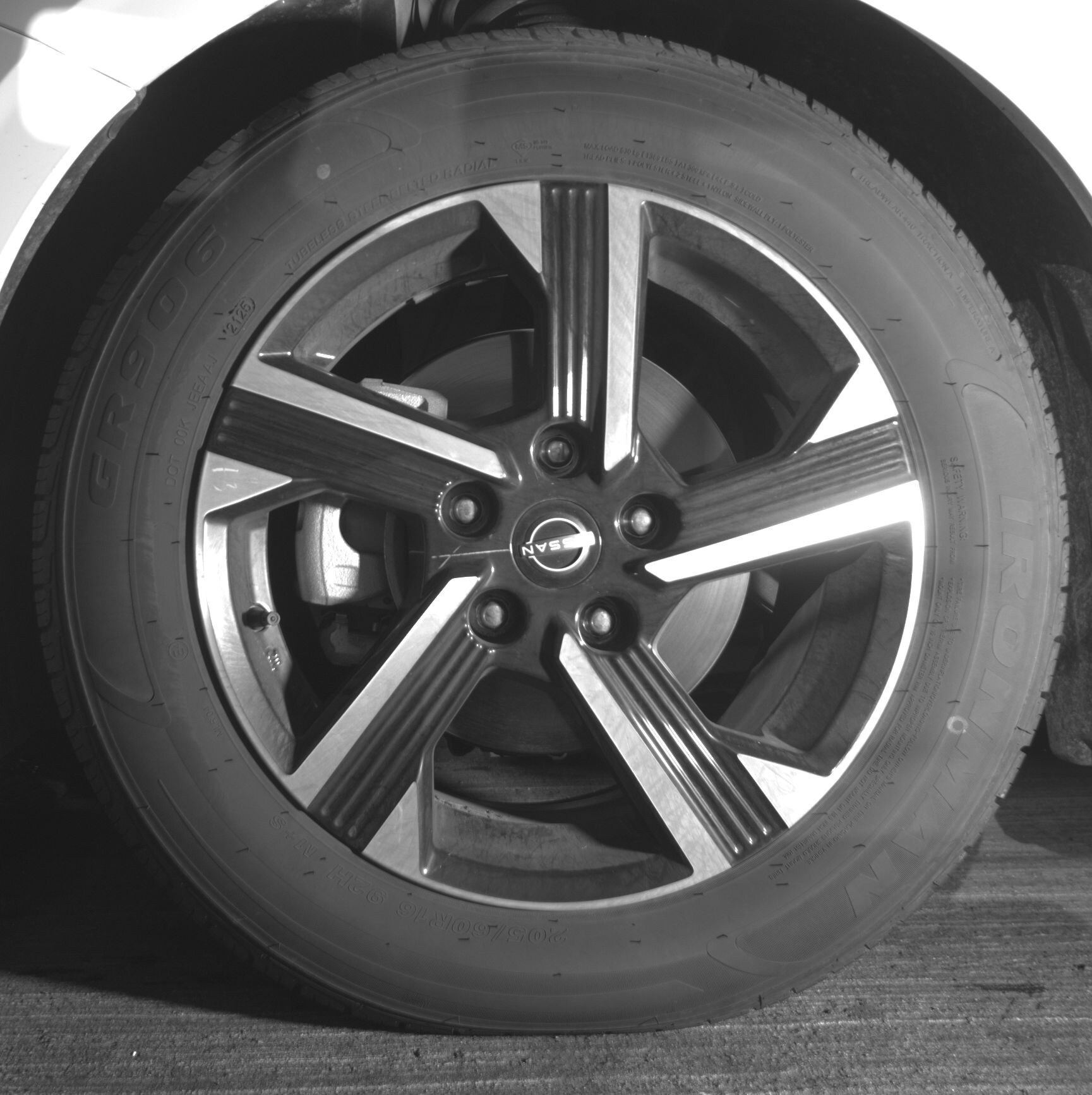 Thumbnail: 2025 Nissan Sentra - 9