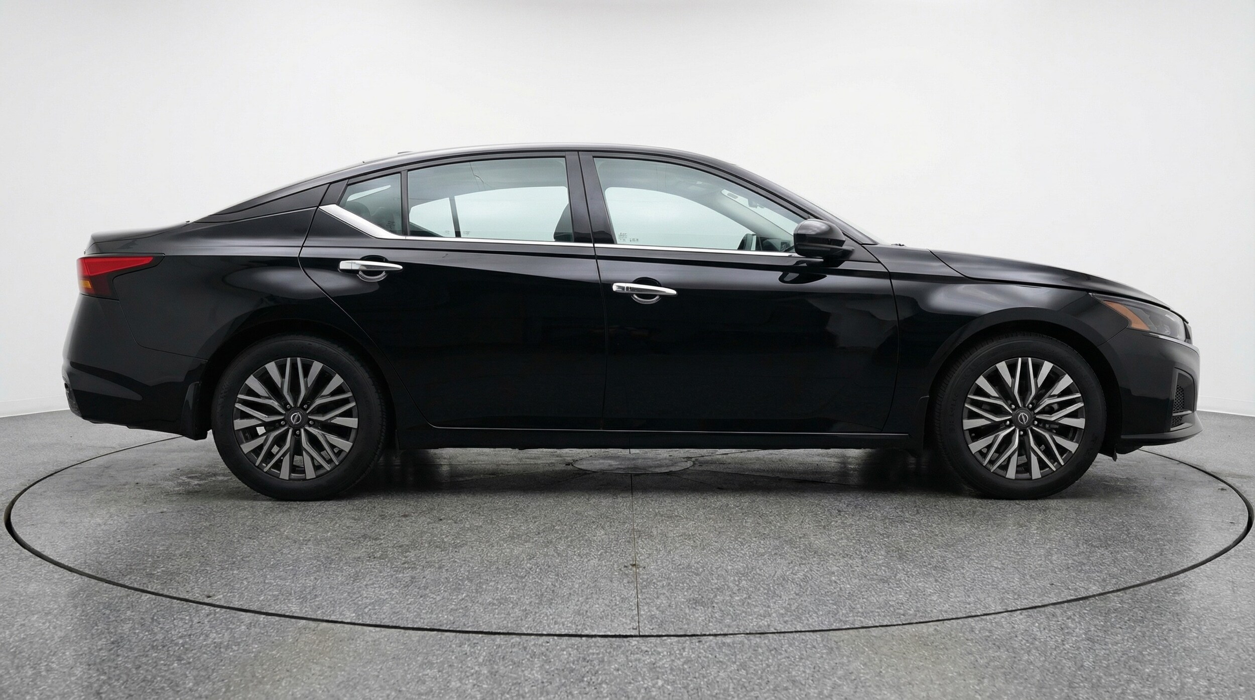 Thumbnail: 2025 Nissan Altima - 8