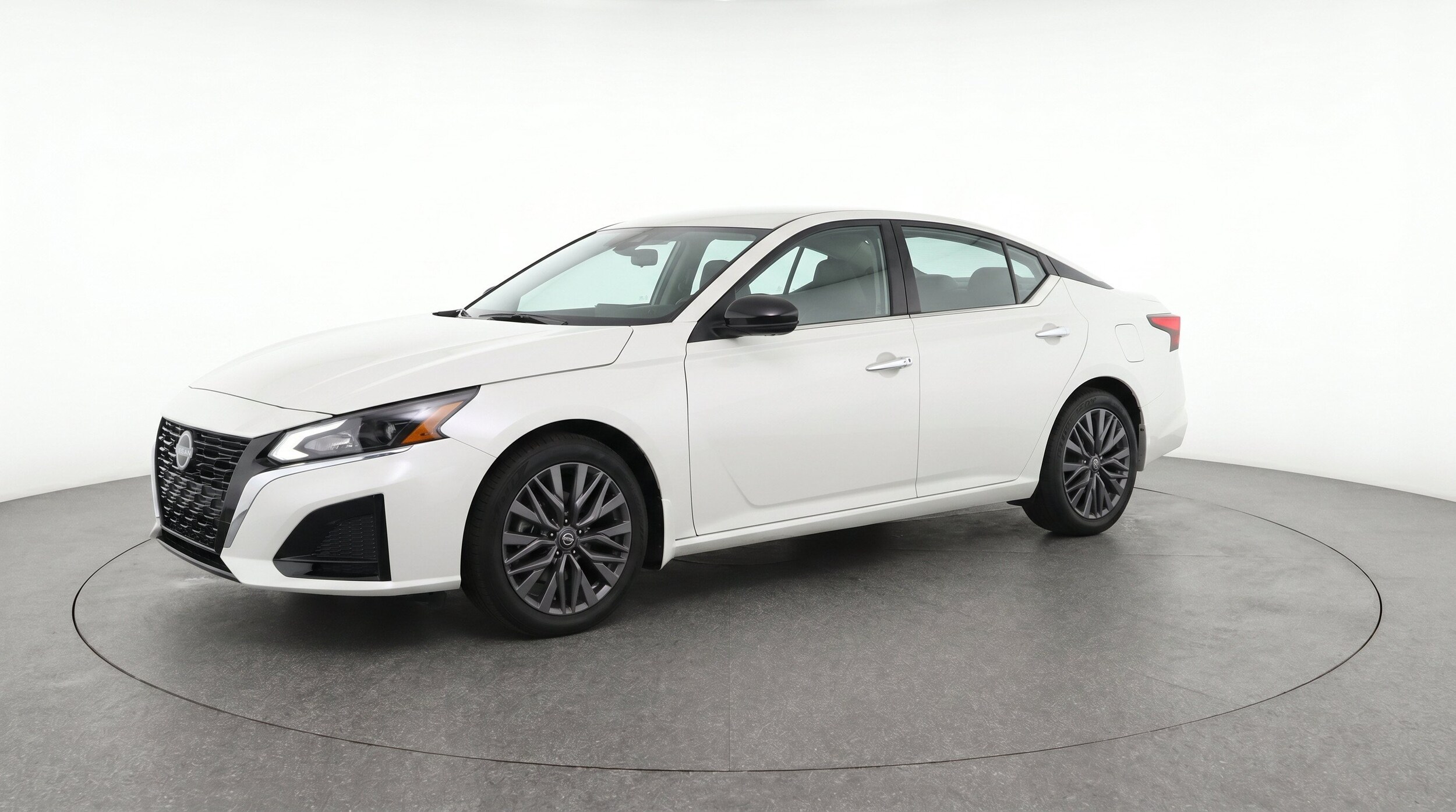 Thumbnail: 2025 Nissan Altima - 3