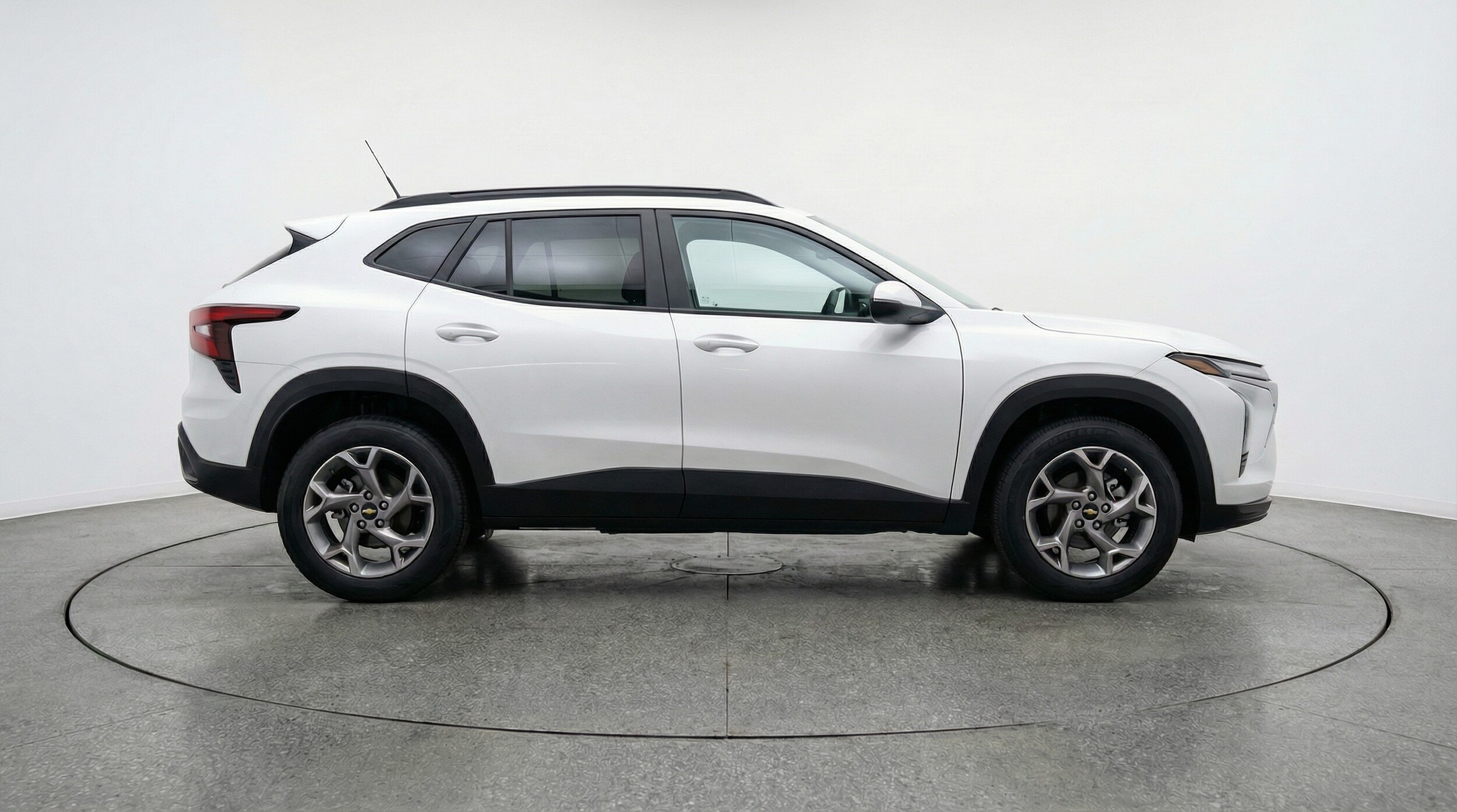 Thumbnail: 2025 Chevrolet Trax - 8