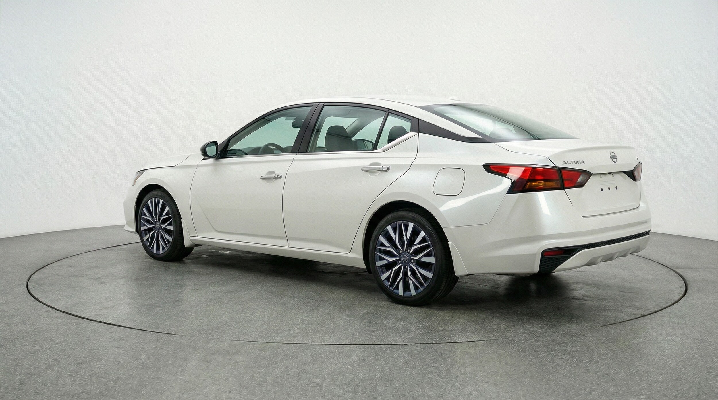 Thumbnail: 2025 Nissan Altima - 5