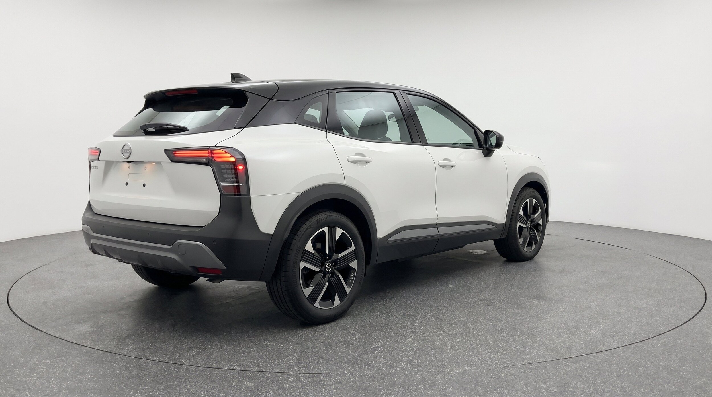 Thumbnail: 2026 Nissan Kicks - 9