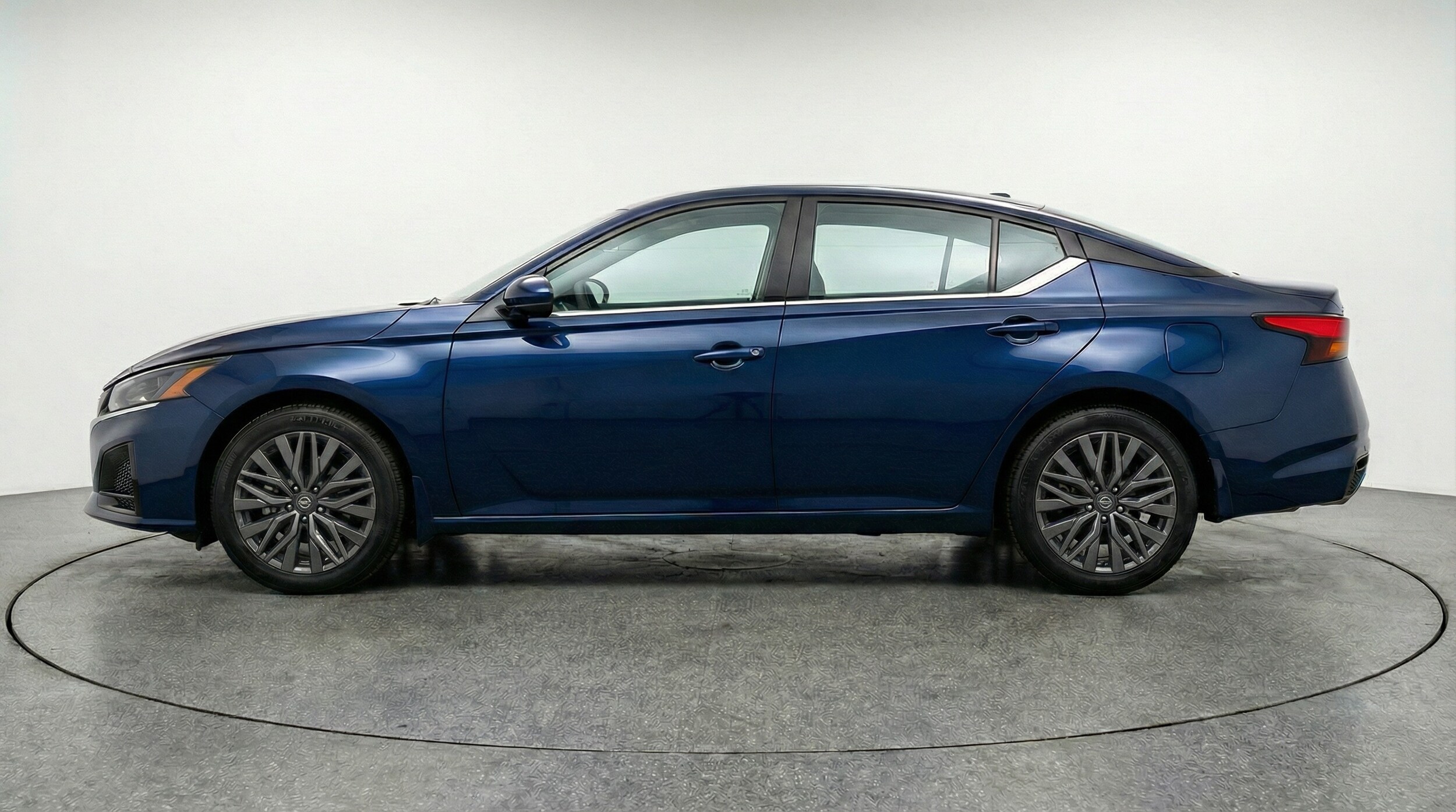 Thumbnail: 2025 Nissan Altima - 4