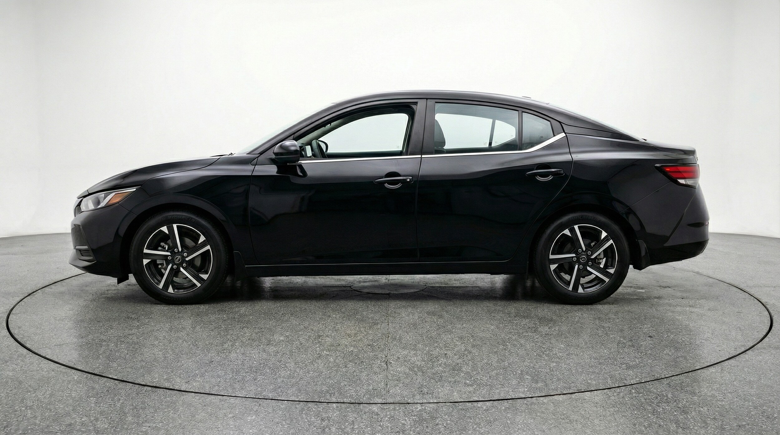 Thumbnail: 2025 Nissan Sentra - 4