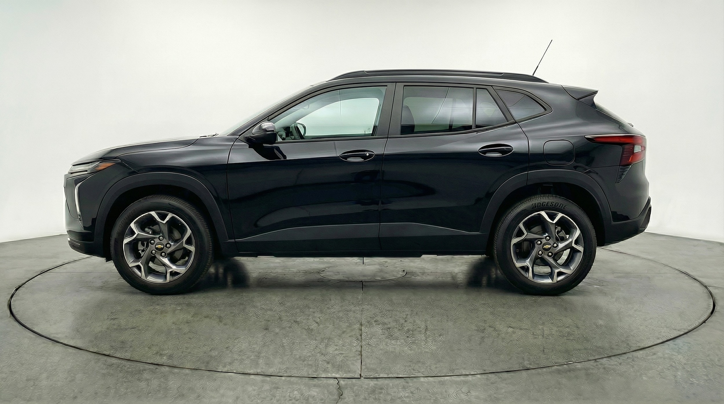 Thumbnail: 2025 Chevrolet Trax - 4