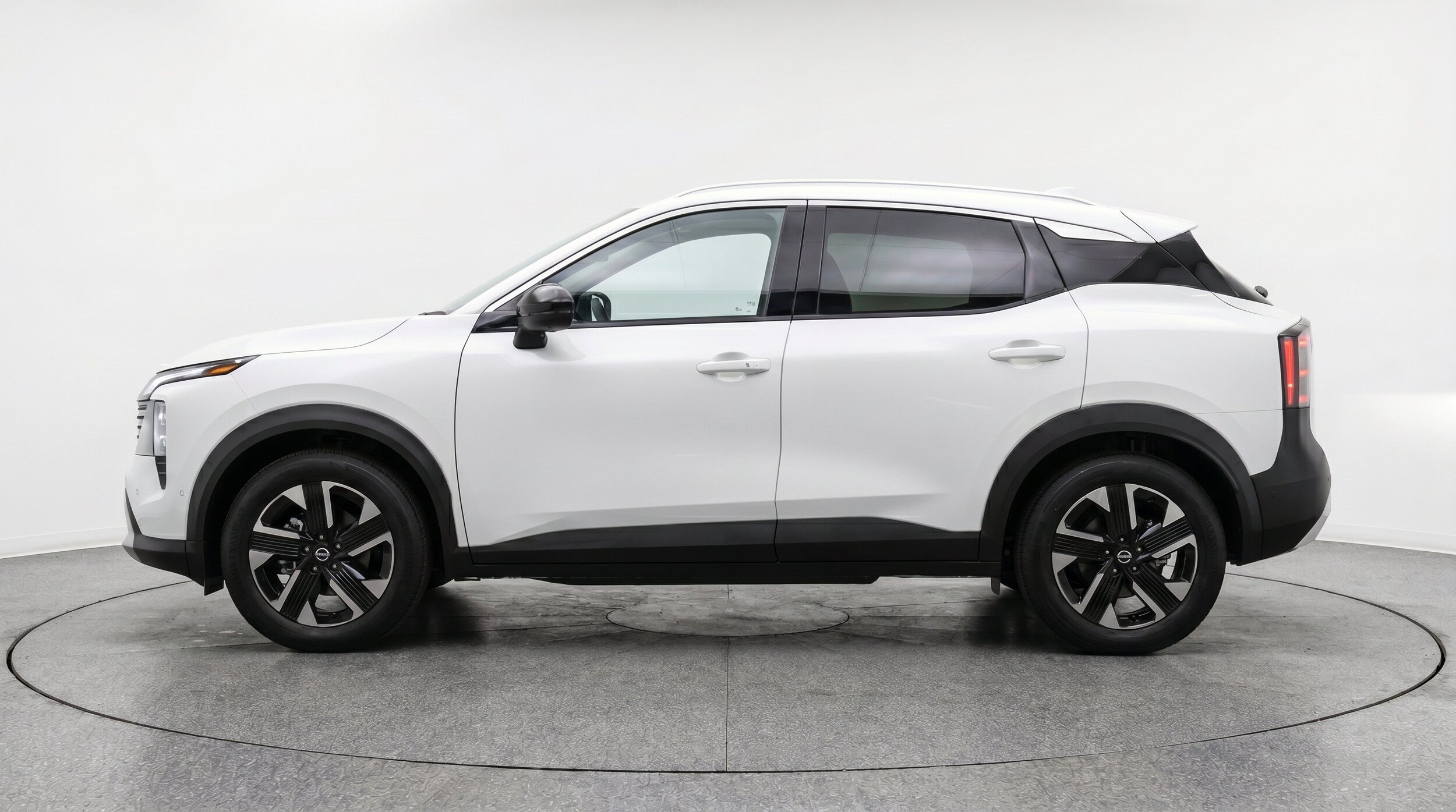 Thumbnail: 2026 Nissan Kicks - 5