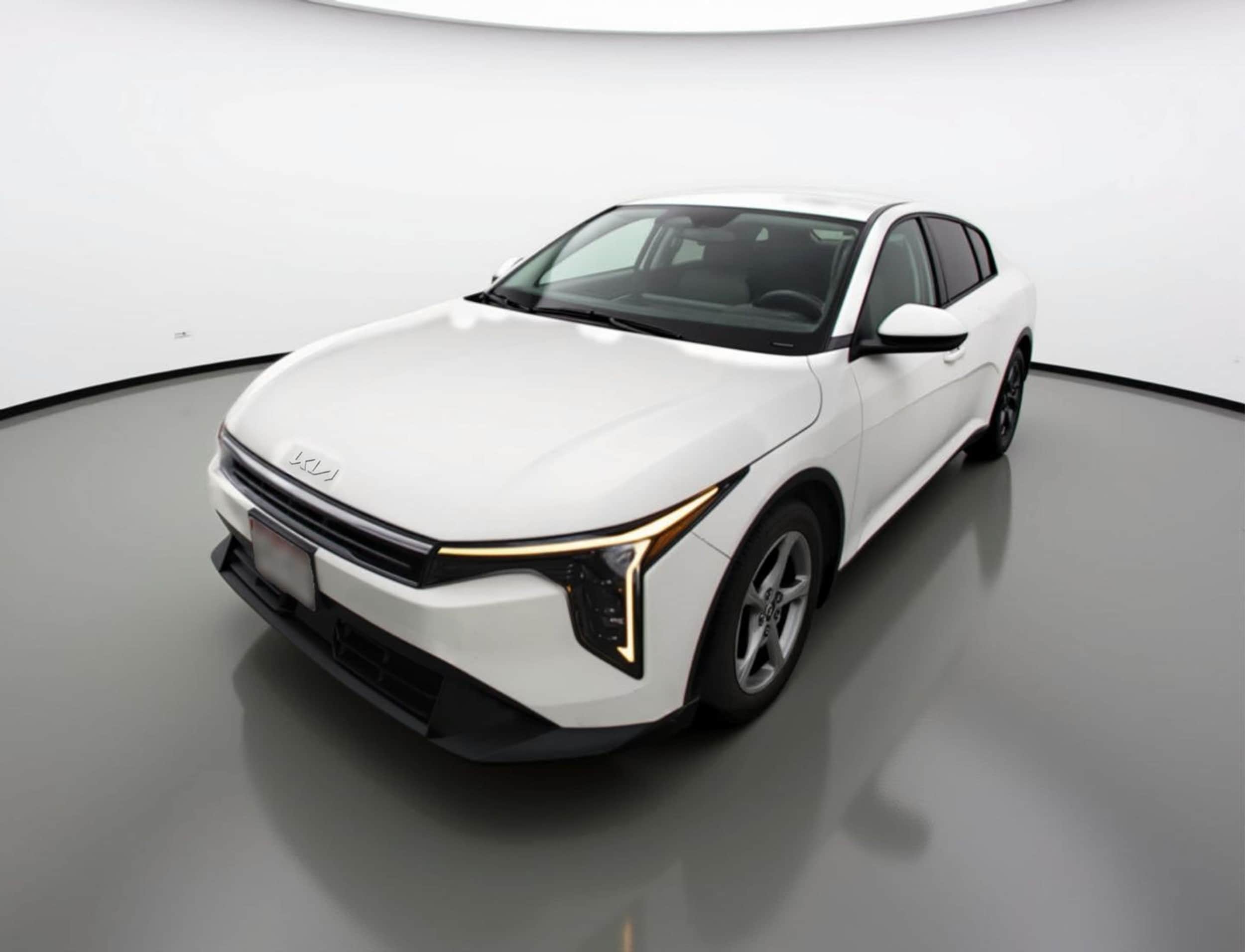 Thumbnail: 2025 Kia K4 - 3