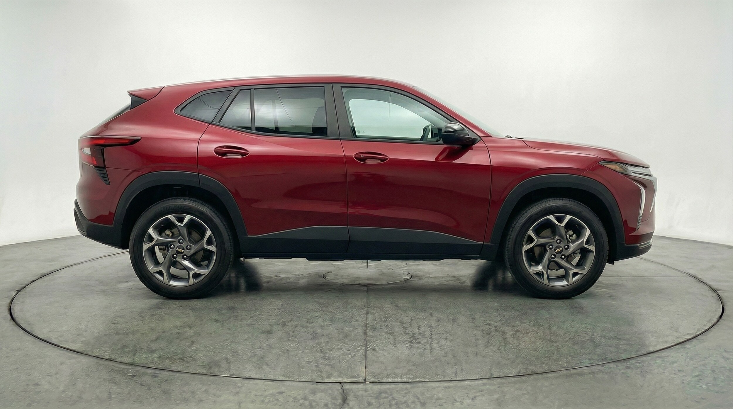 Thumbnail: 2025 Chevrolet Trax - 8