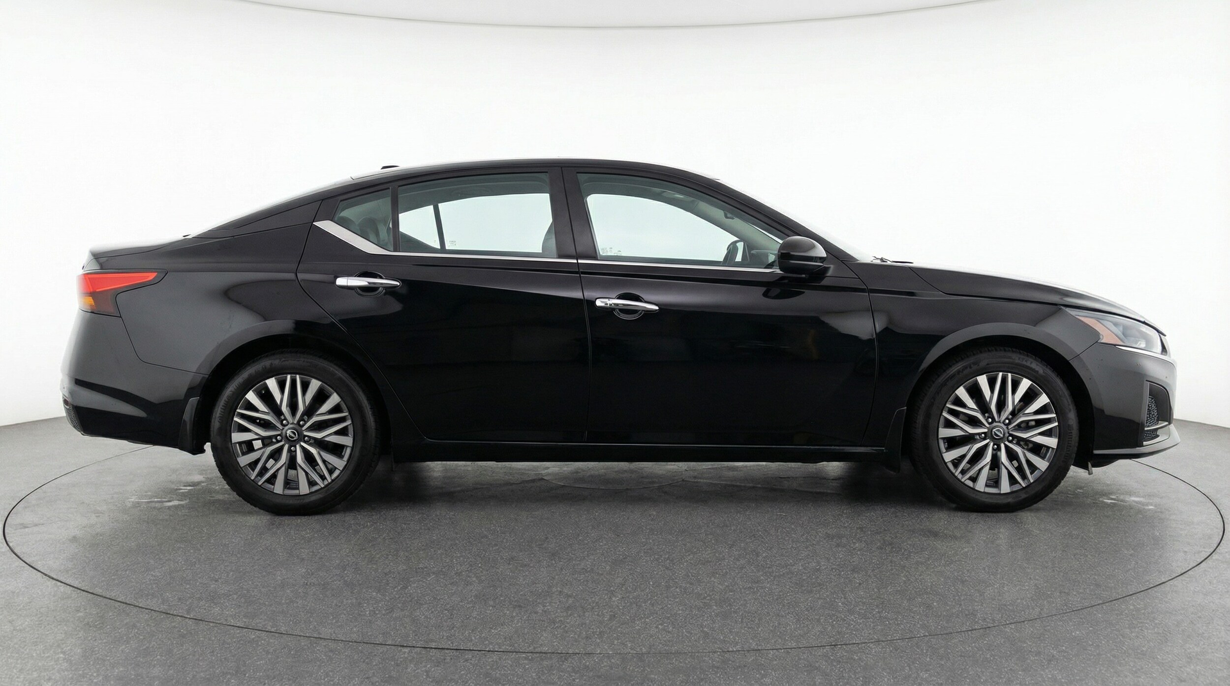 Thumbnail: 2025 Nissan Altima - 8