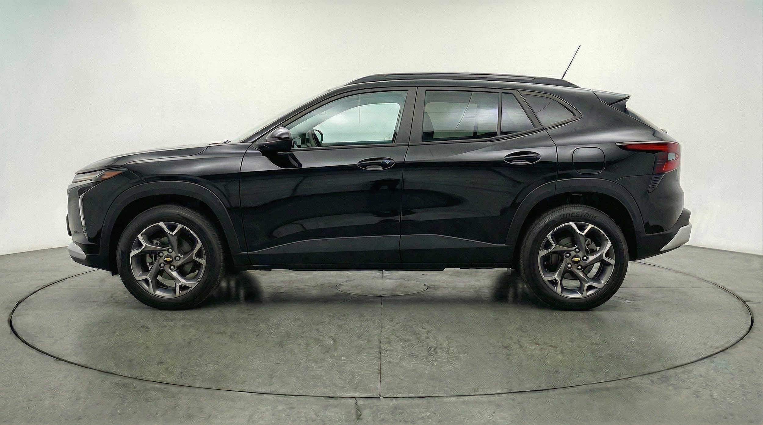 Thumbnail: 2025 Chevrolet Trax - 5