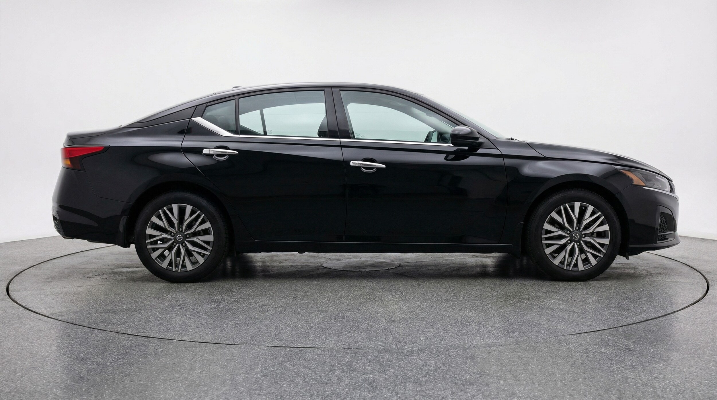 Thumbnail: 2025 Nissan Altima - 8