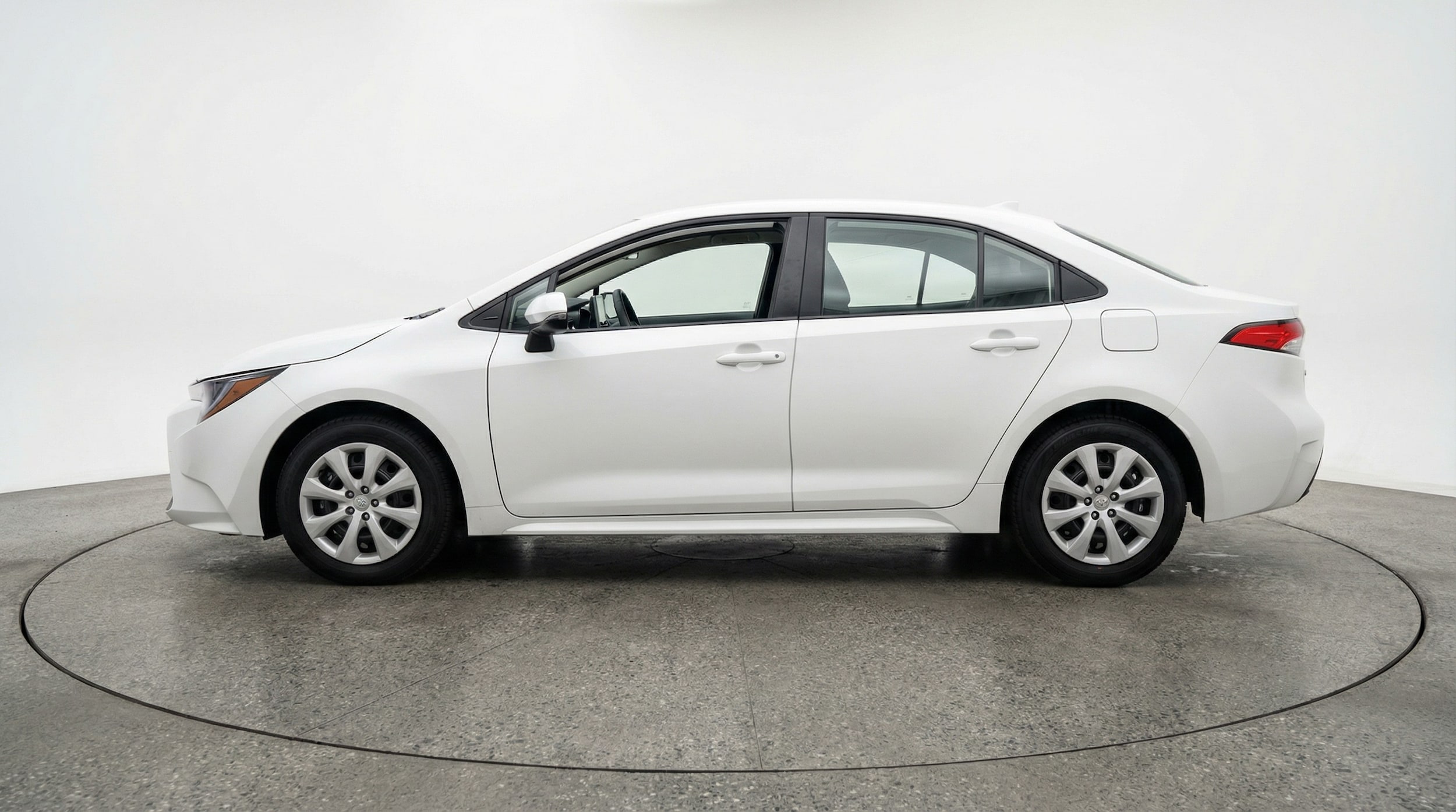 Thumbnail: 2025 Toyota Corolla - 4