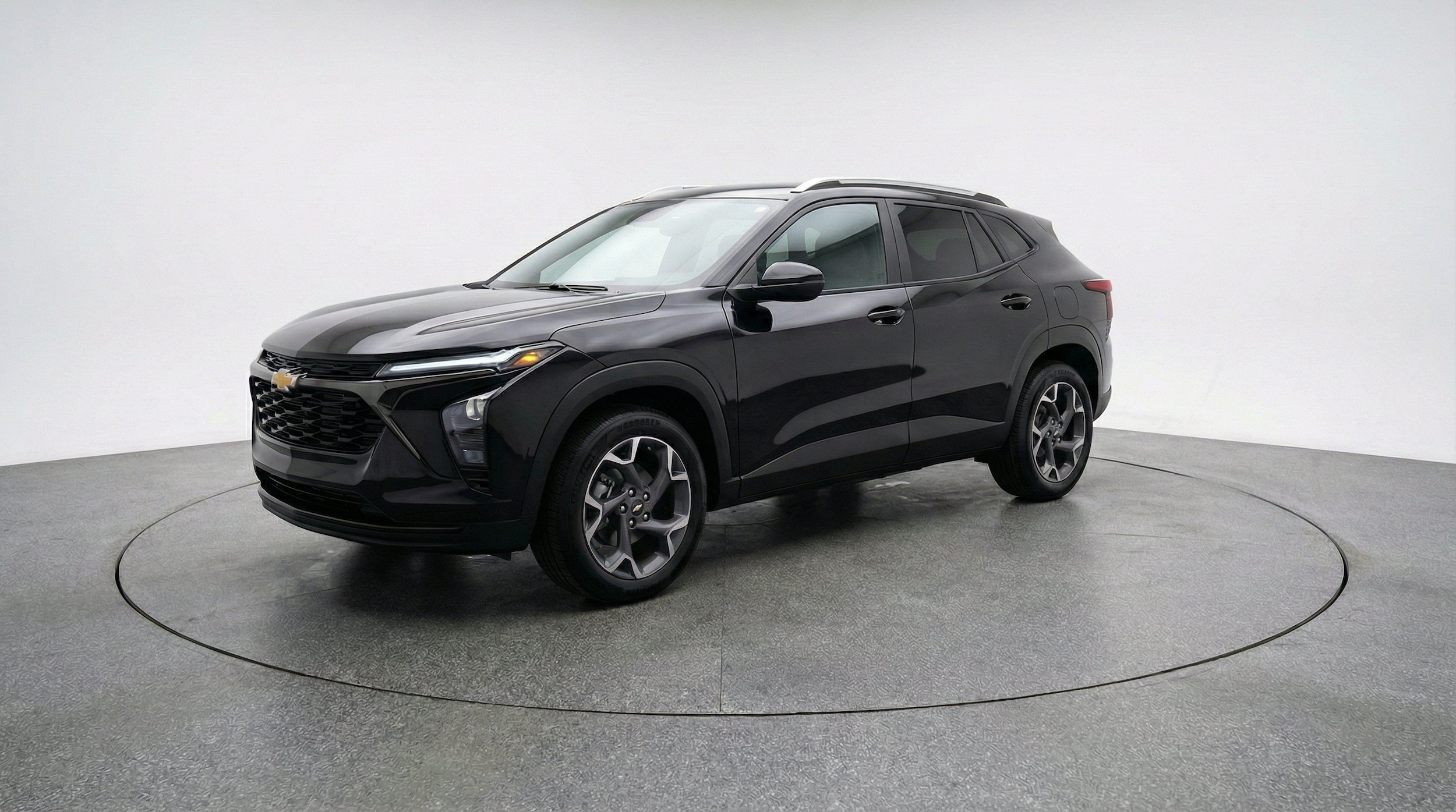 Thumbnail: 2025 Chevrolet Trax - 3