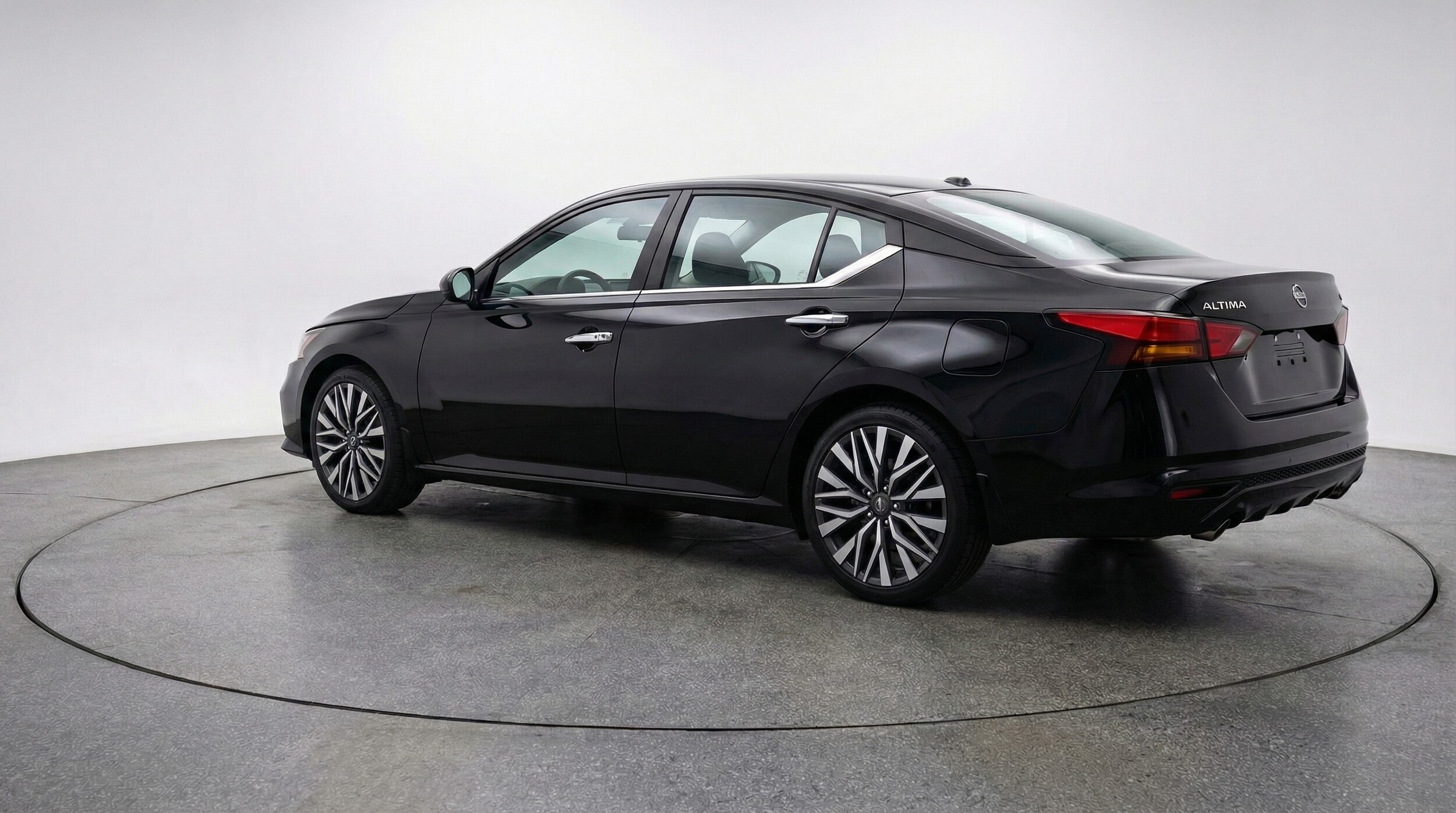 Thumbnail: 2025 Nissan Altima - 5