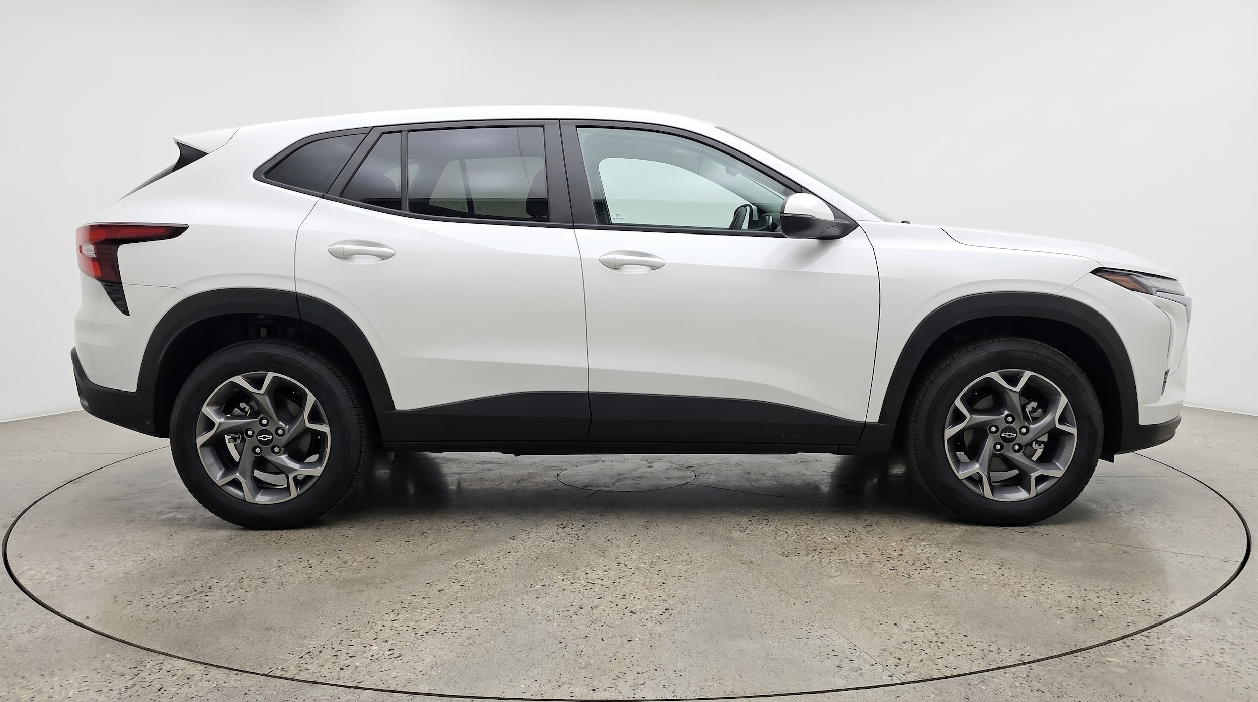 Thumbnail: 2025 Chevrolet Trax - 8