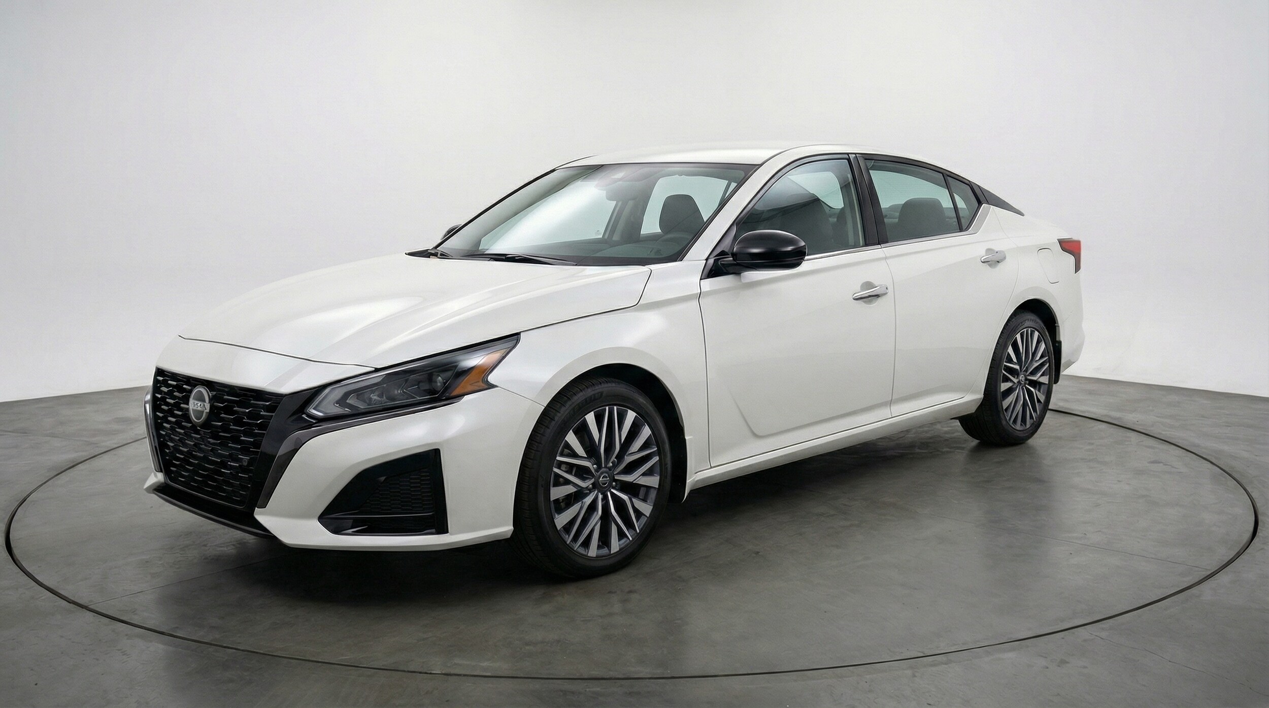 Thumbnail: 2025 Nissan Altima - 3