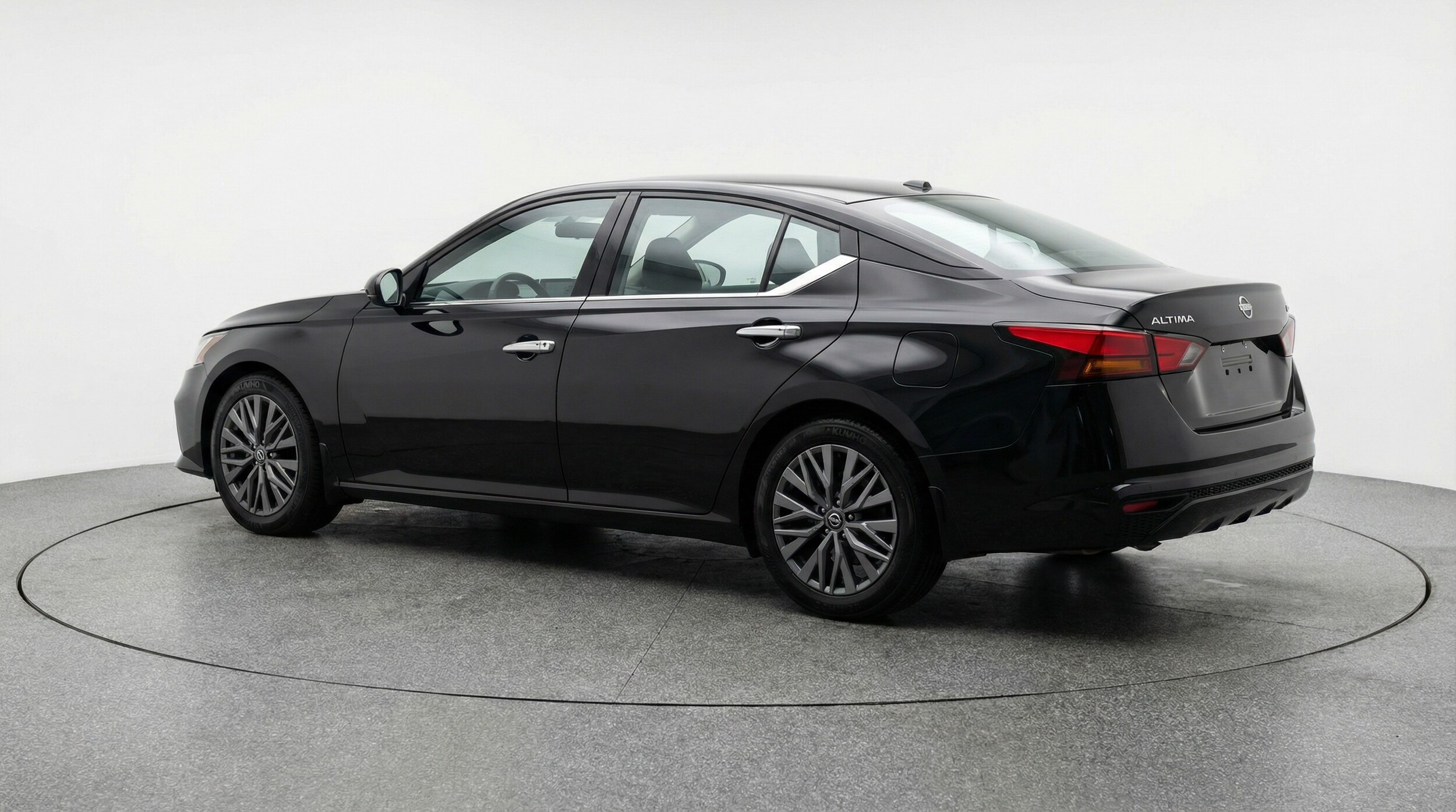 Thumbnail: 2025 Nissan Altima - 5