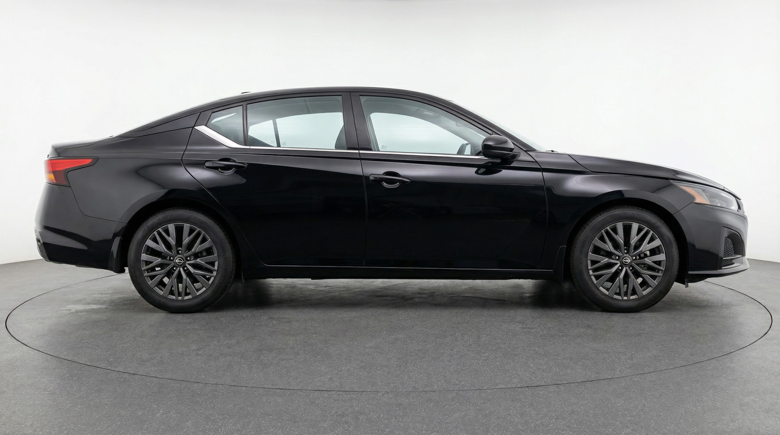 Thumbnail: 2025 Nissan Altima - 8